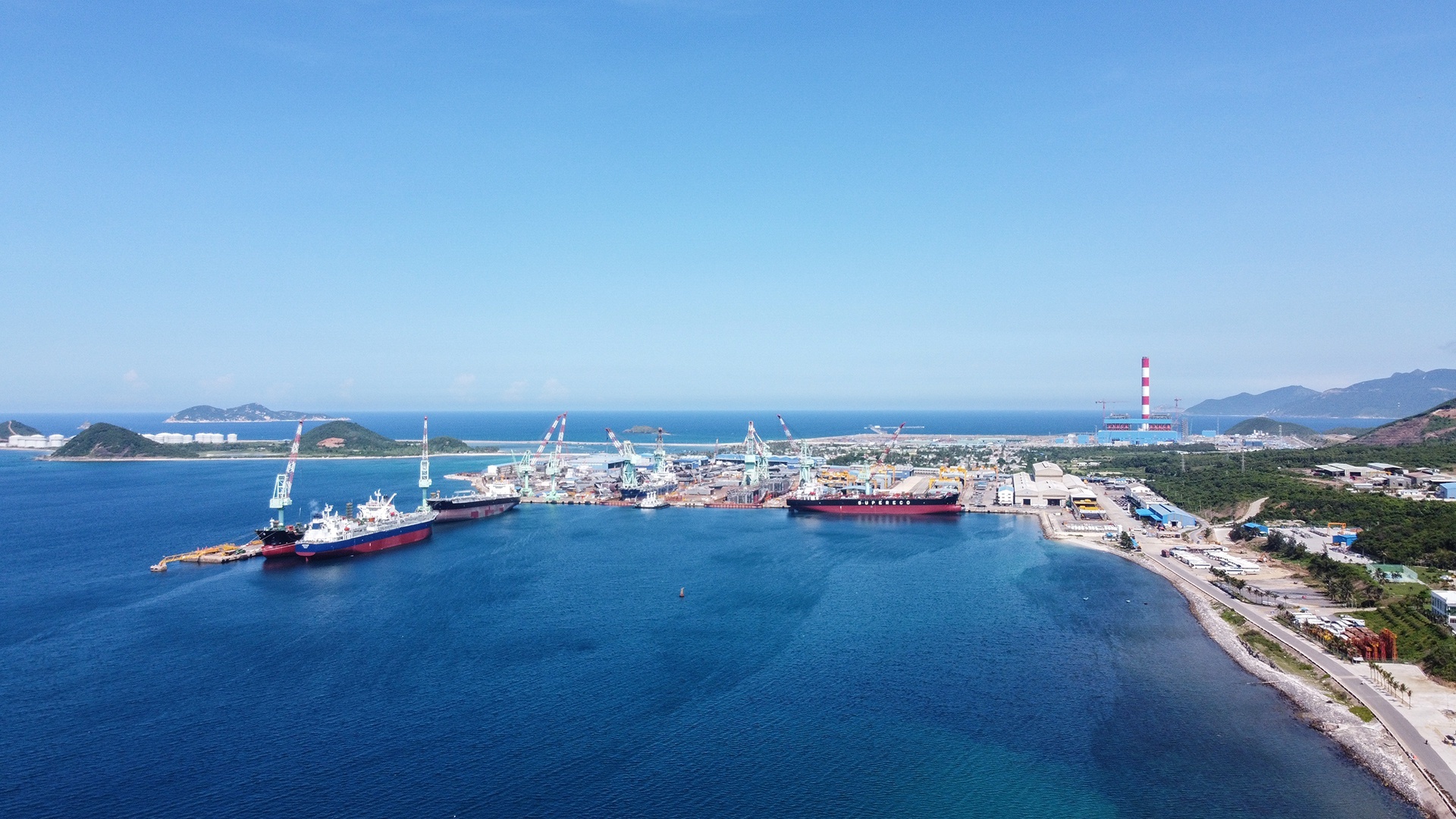 Khu Kinh te Van Phong uu tien dau tu san bay,  khu nghi duong cao cap anh 2