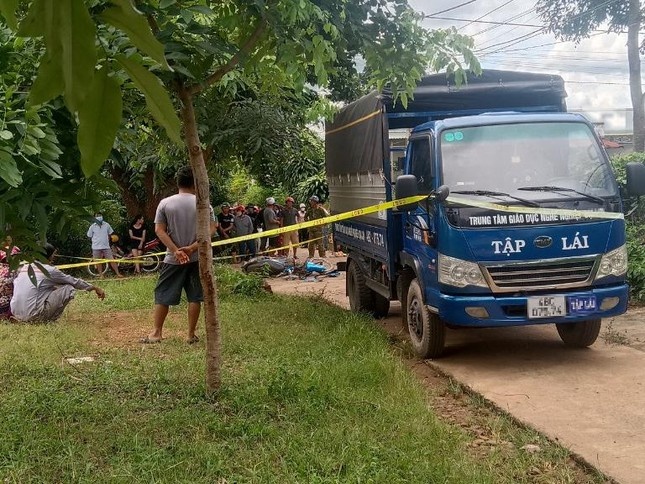 Va cham voi xe tap lai, nam sinh o Dak Nong tu vong hinh anh