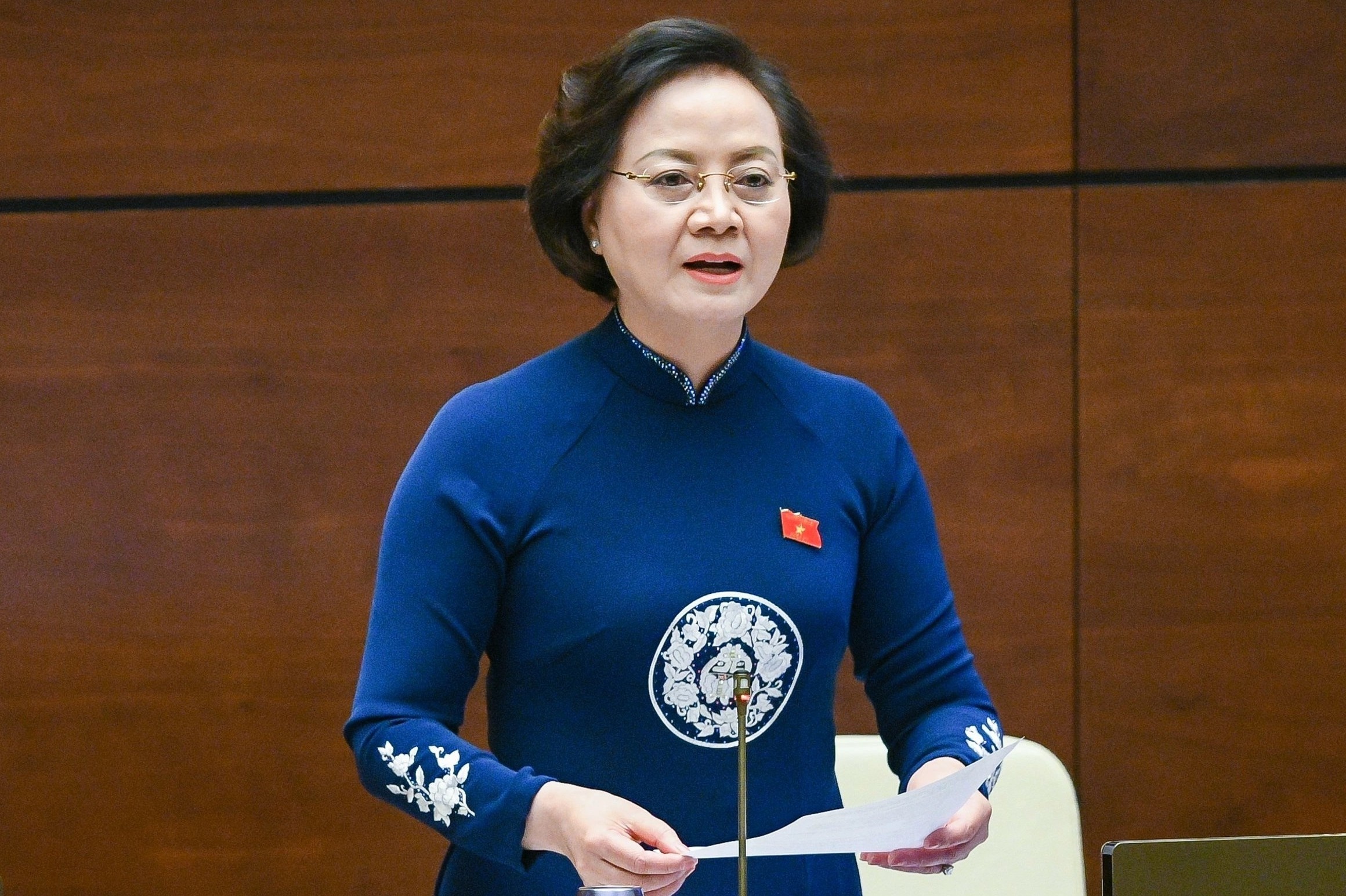 Ky luat 56 can bo dien Bo Chinh tri, Ban Bi thu quan ly hinh anh