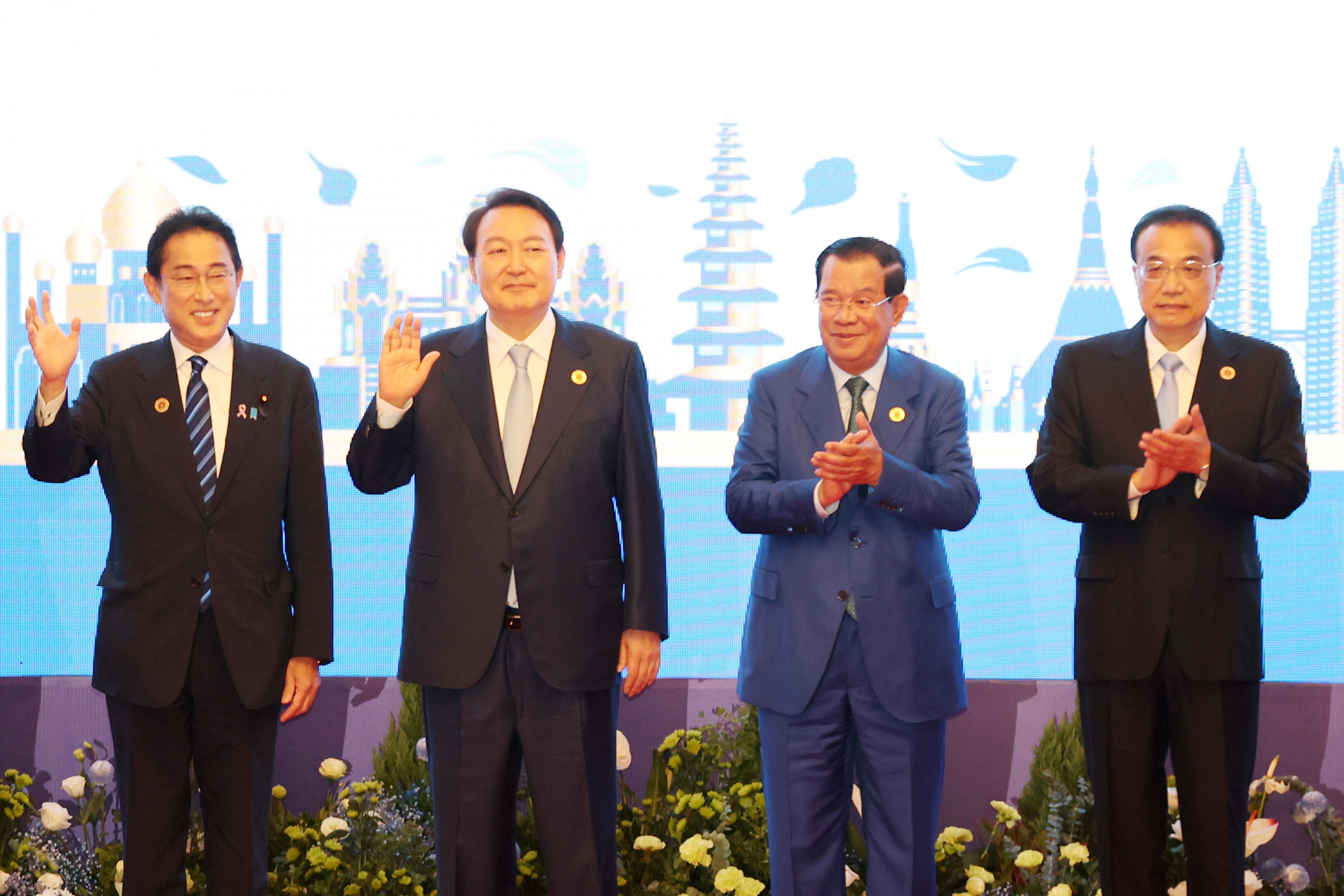 Som noi lai giao thuong giua ASEAN voi Trung Quoc, Han Quoc, Nhat Ban hinh anh