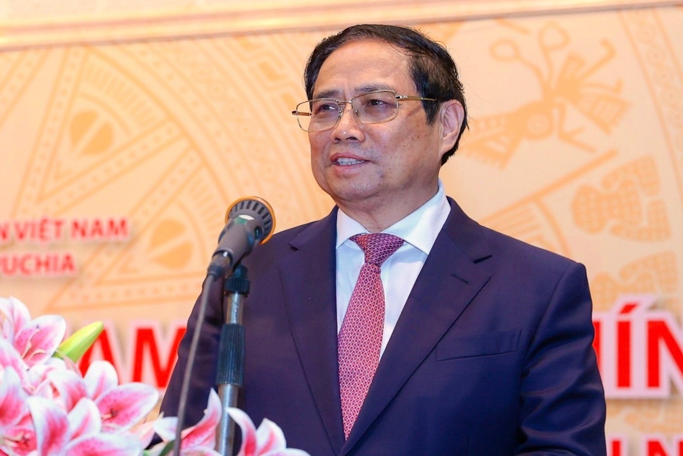 No luc giai quyet van de phap ly cho nguoi goc Viet o Campuchia hinh anh