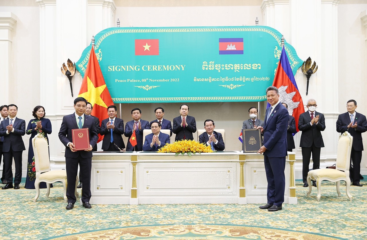 Thu tuong tham Campuchia anh 2