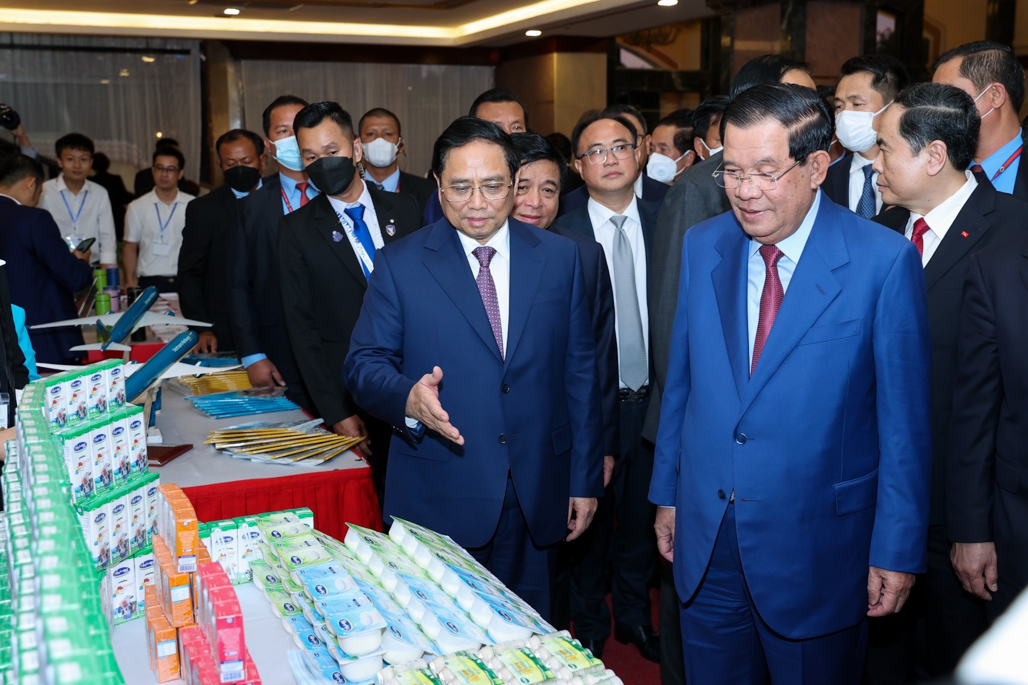 Thu tuong tham Campuchia anh 1