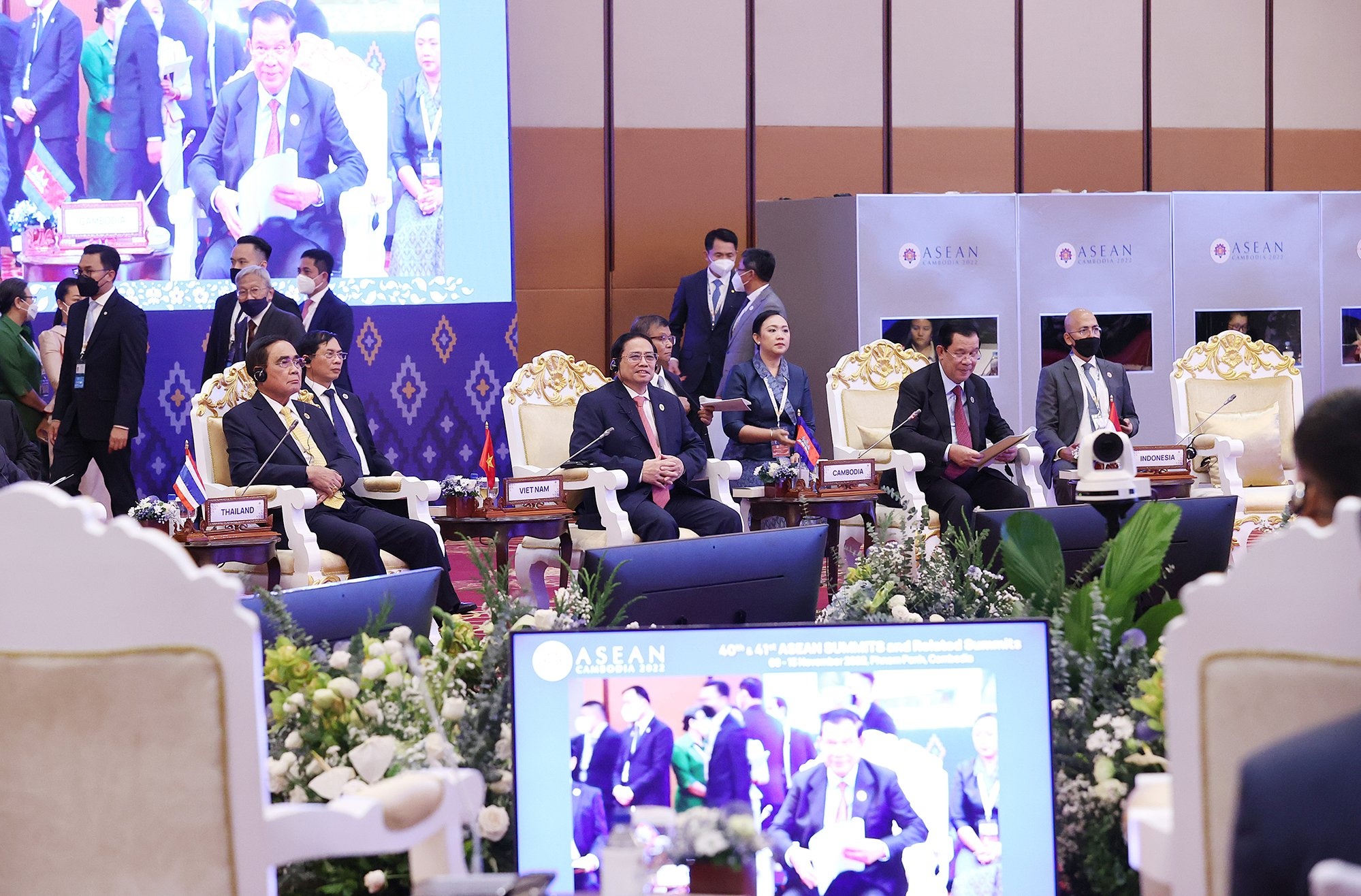 Lanh dao cac nuoc gap go, doi thoai tai Hoi nghi Cap cao ASEAN hinh anh