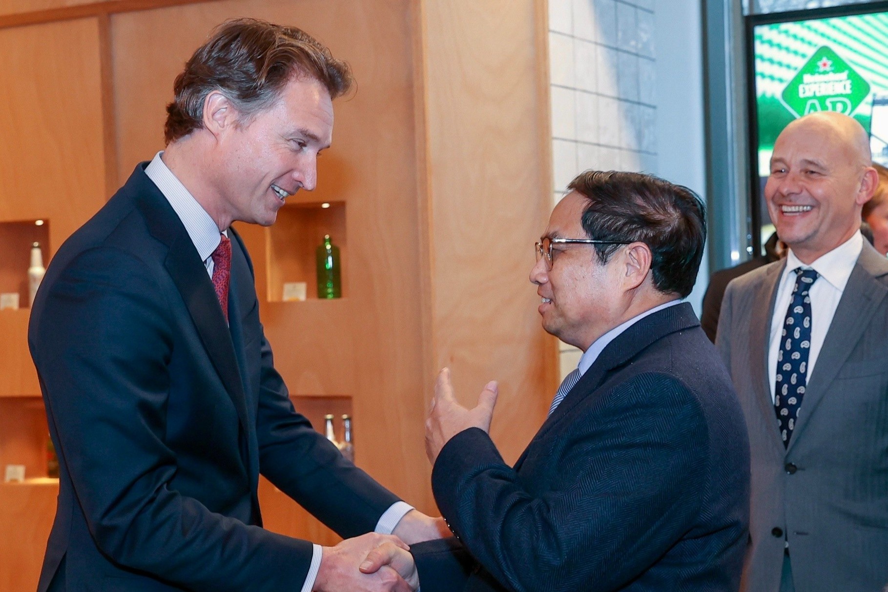 Heineken du kien dau tu tiep 500 trieu USD vao Viet Nam hinh anh