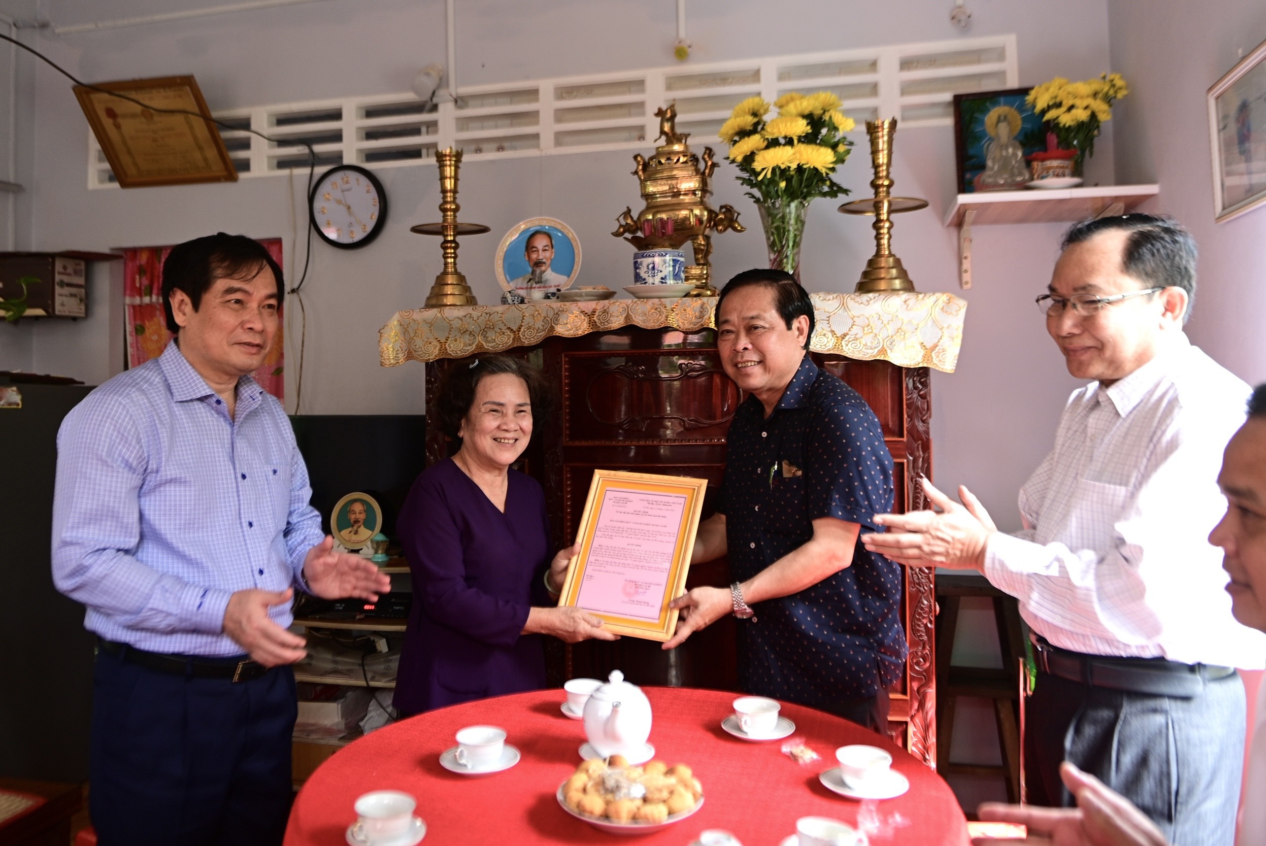 trao nha tinh nghia anh 6