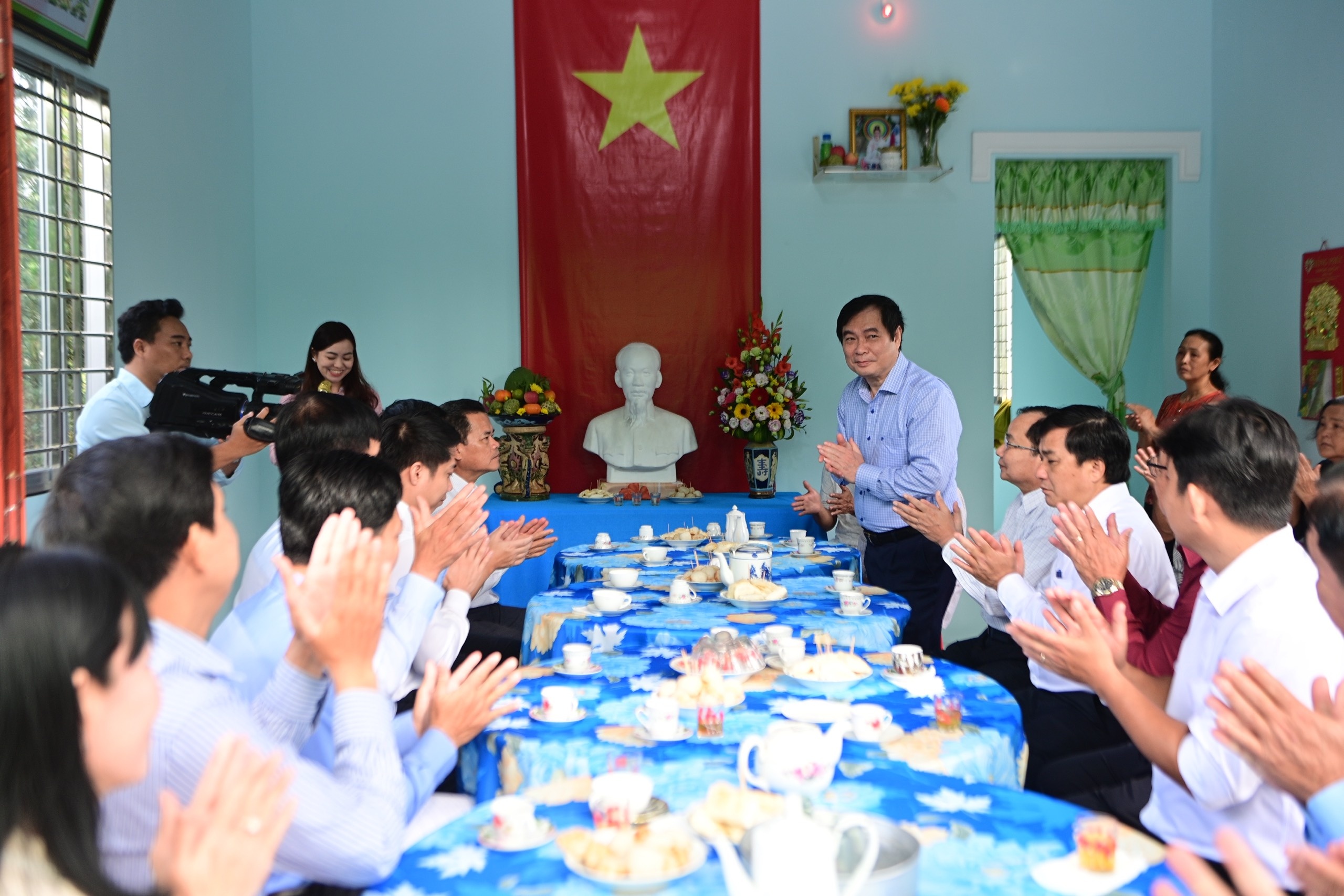 trao nha tinh nghia anh 1