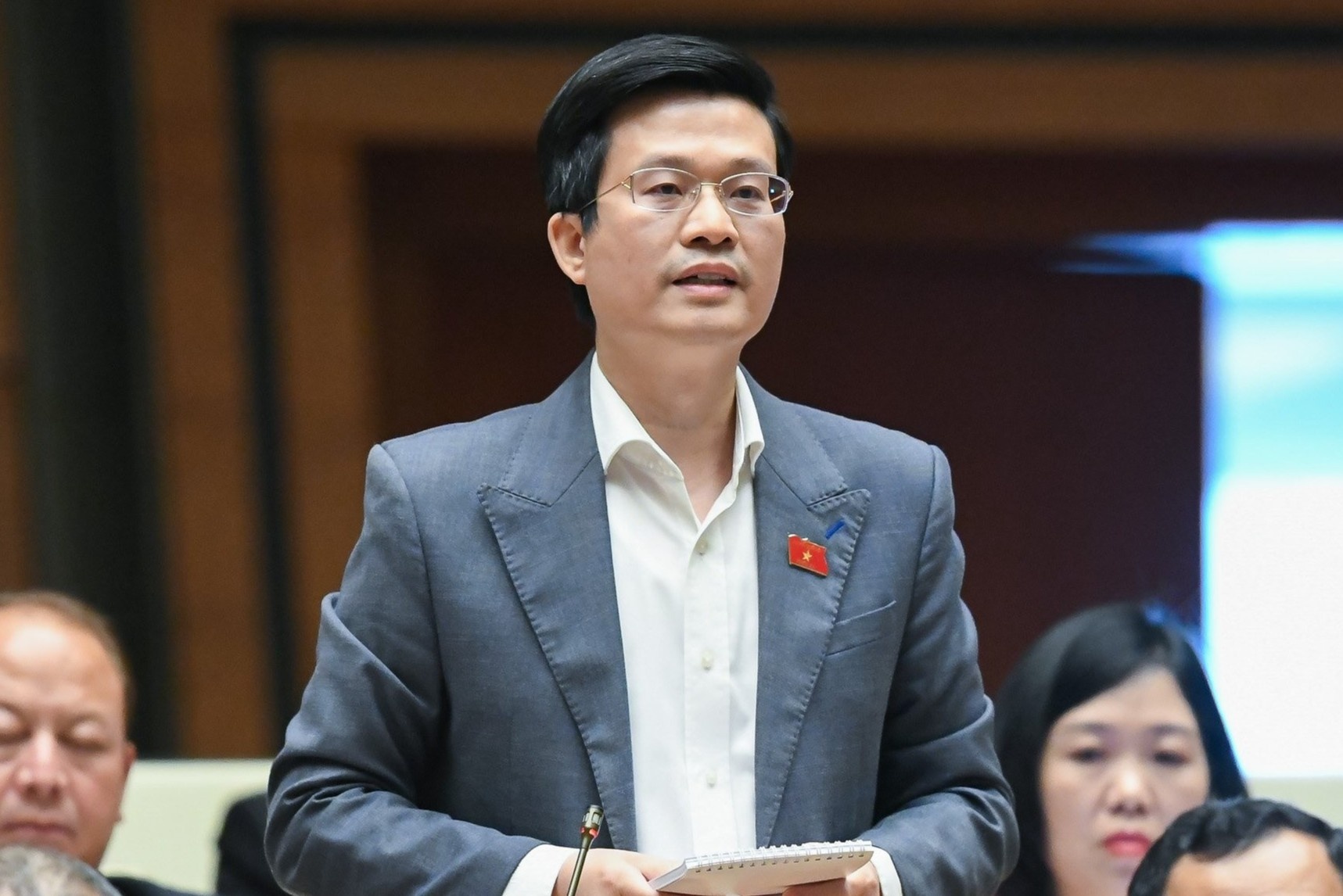 Dai bieu Quoc hoi: Bao chi can canh tranh tich cuc hon voi mang xa hoi hinh anh