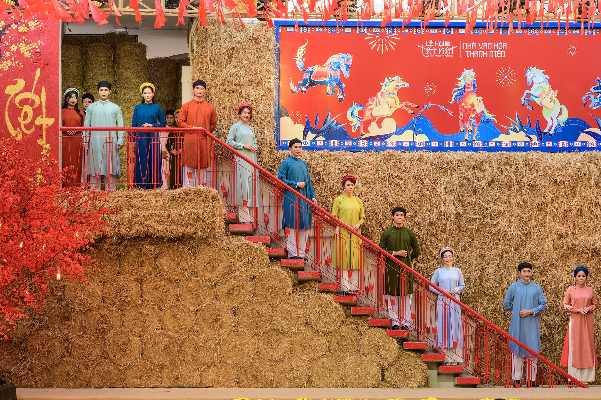 Pho ong do TP.HCM trong ngay dau mo cua hinh anh