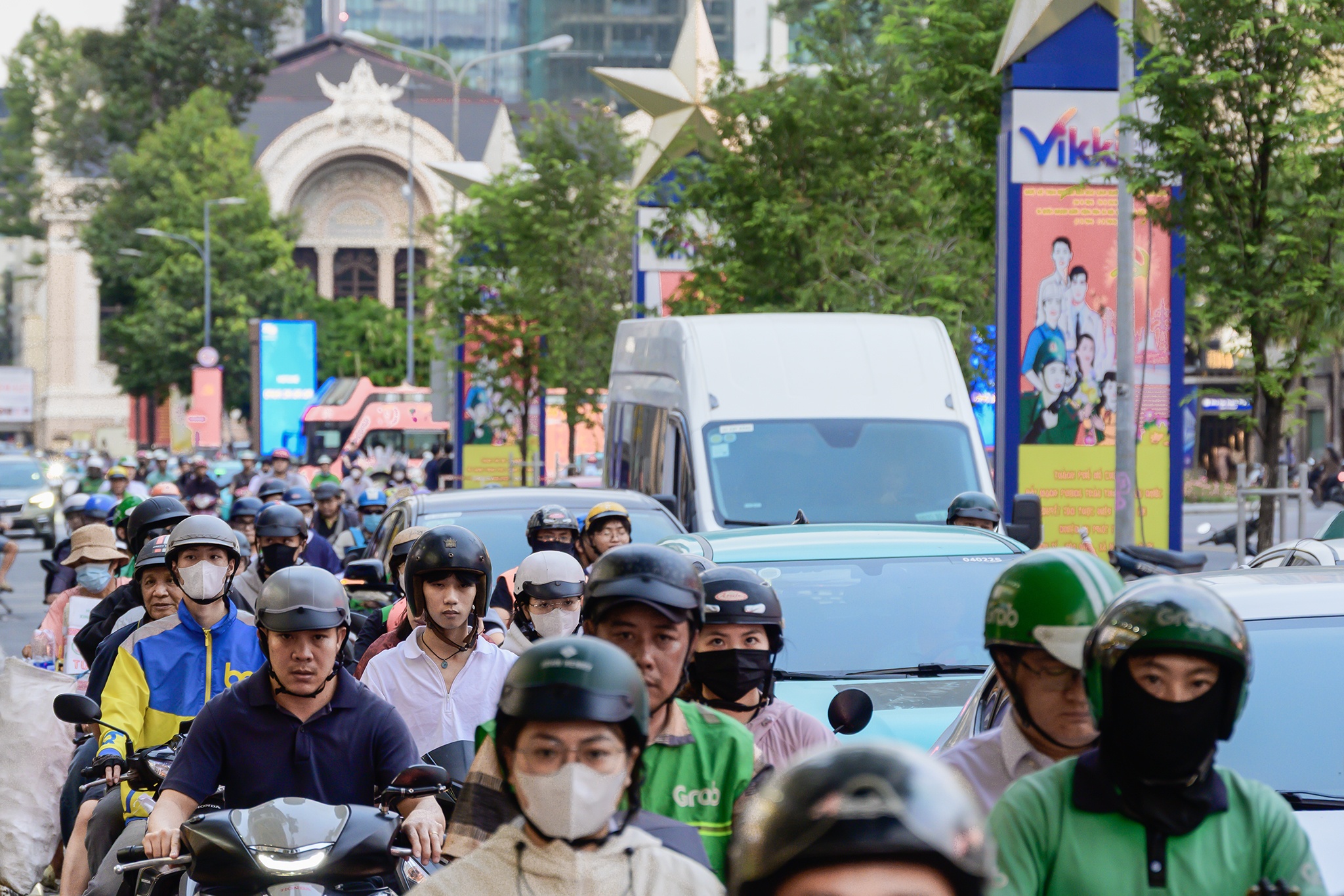 trung tam TP.HCM anh 1