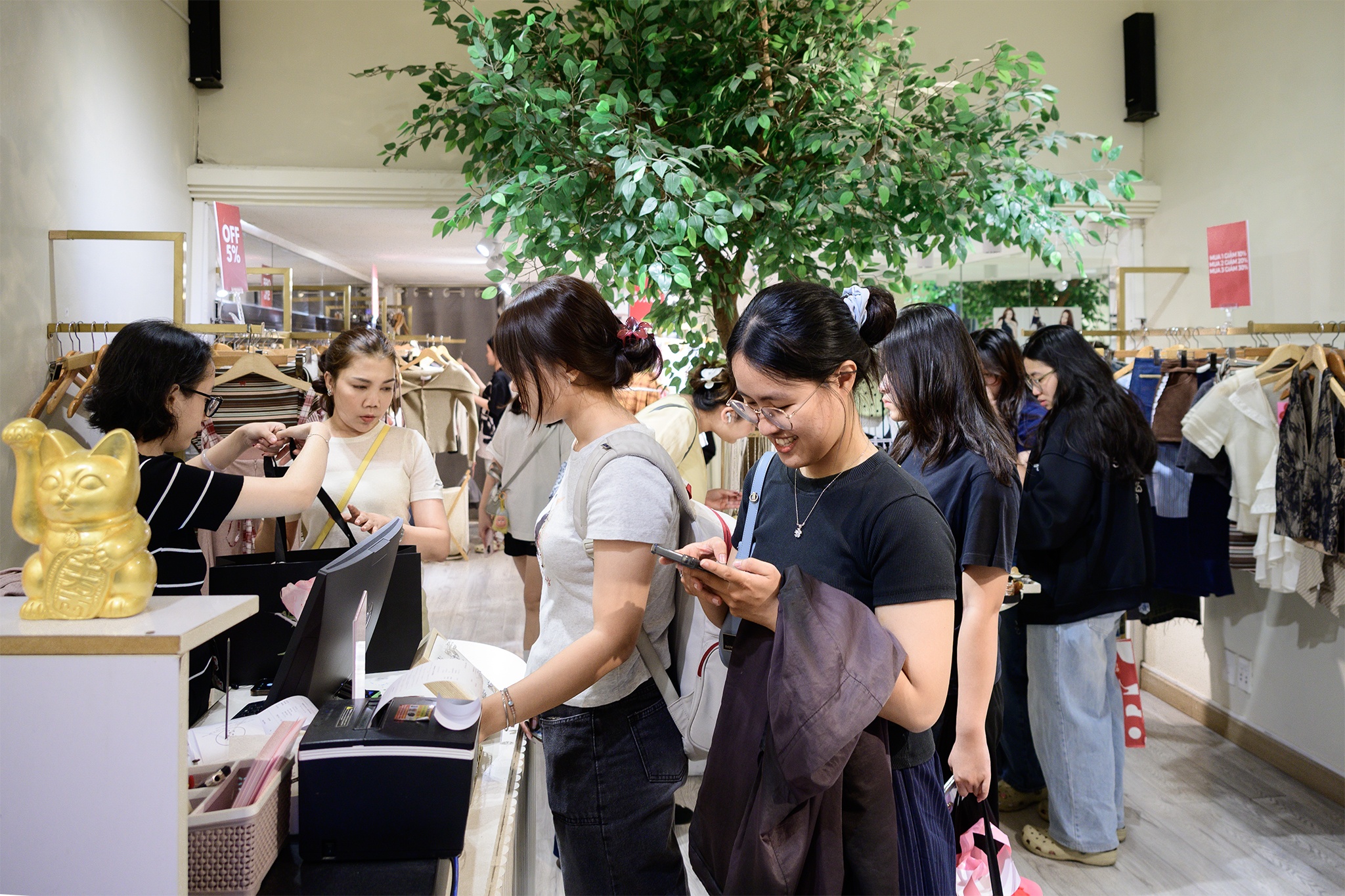 trung tam TP.HCM anh 10