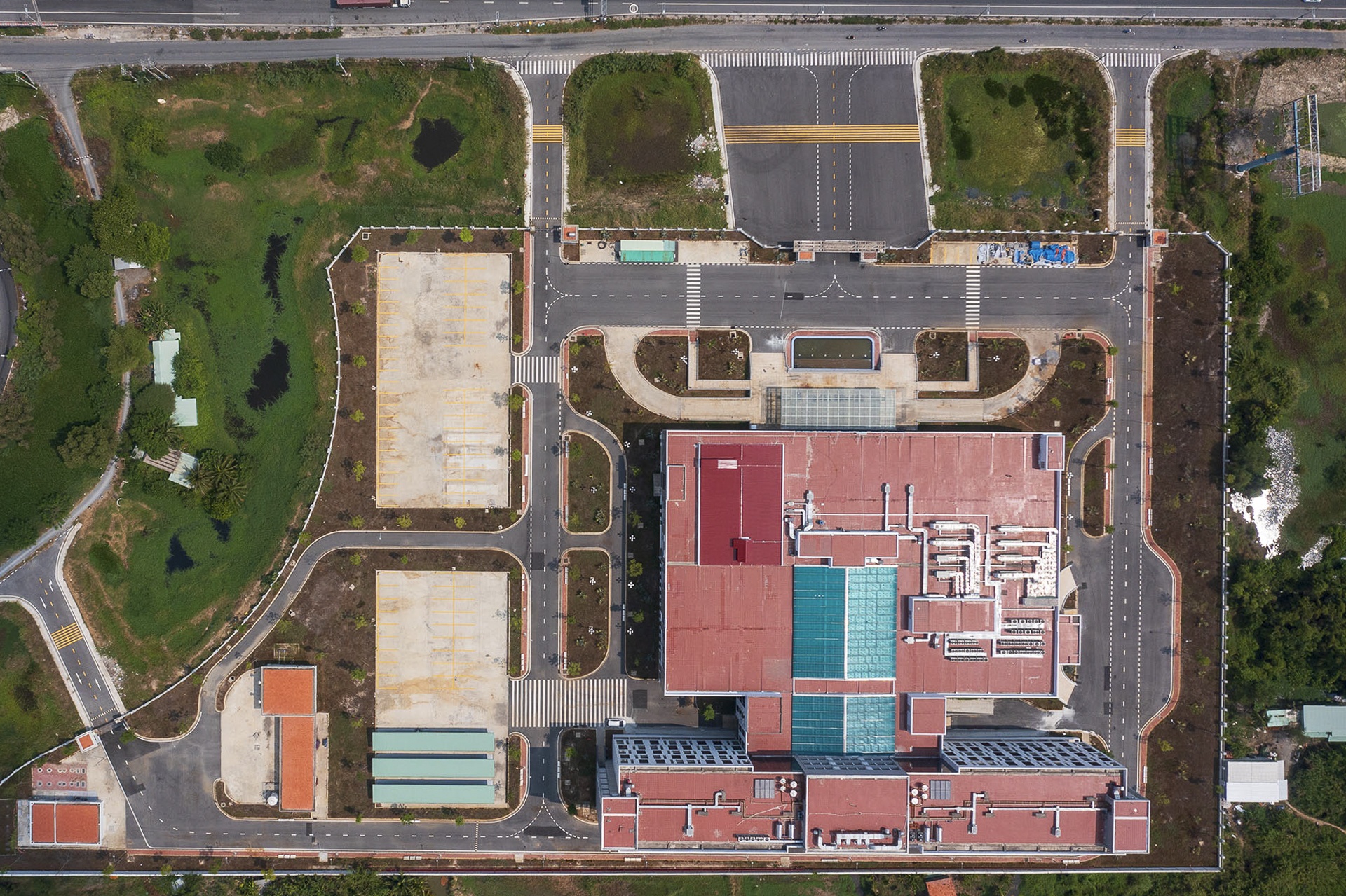 Benh vien nghin ty phia nam TP.HCM sau 6 nam thi cong hinh anh