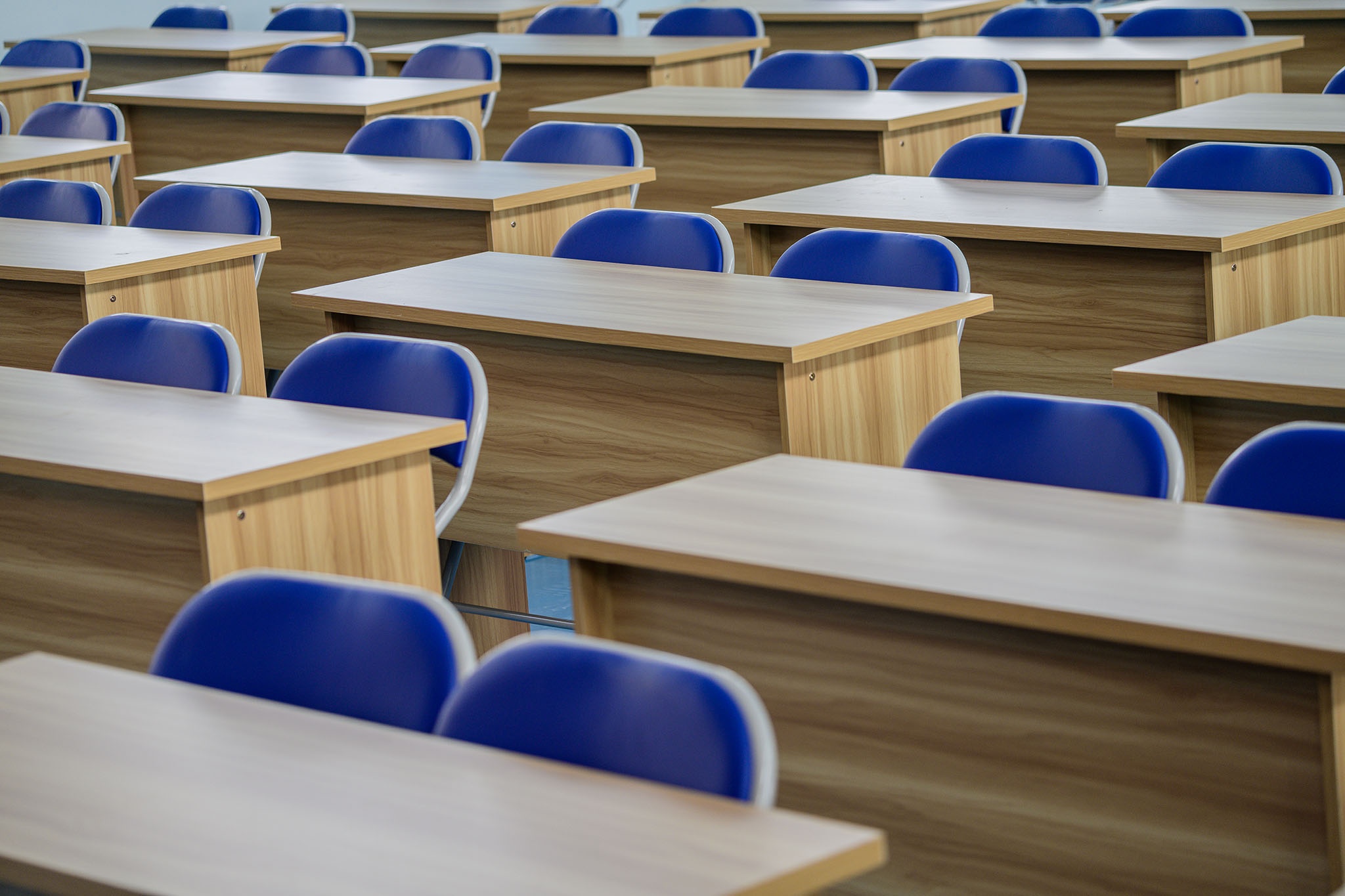 cong trinh truong hoc anh 9