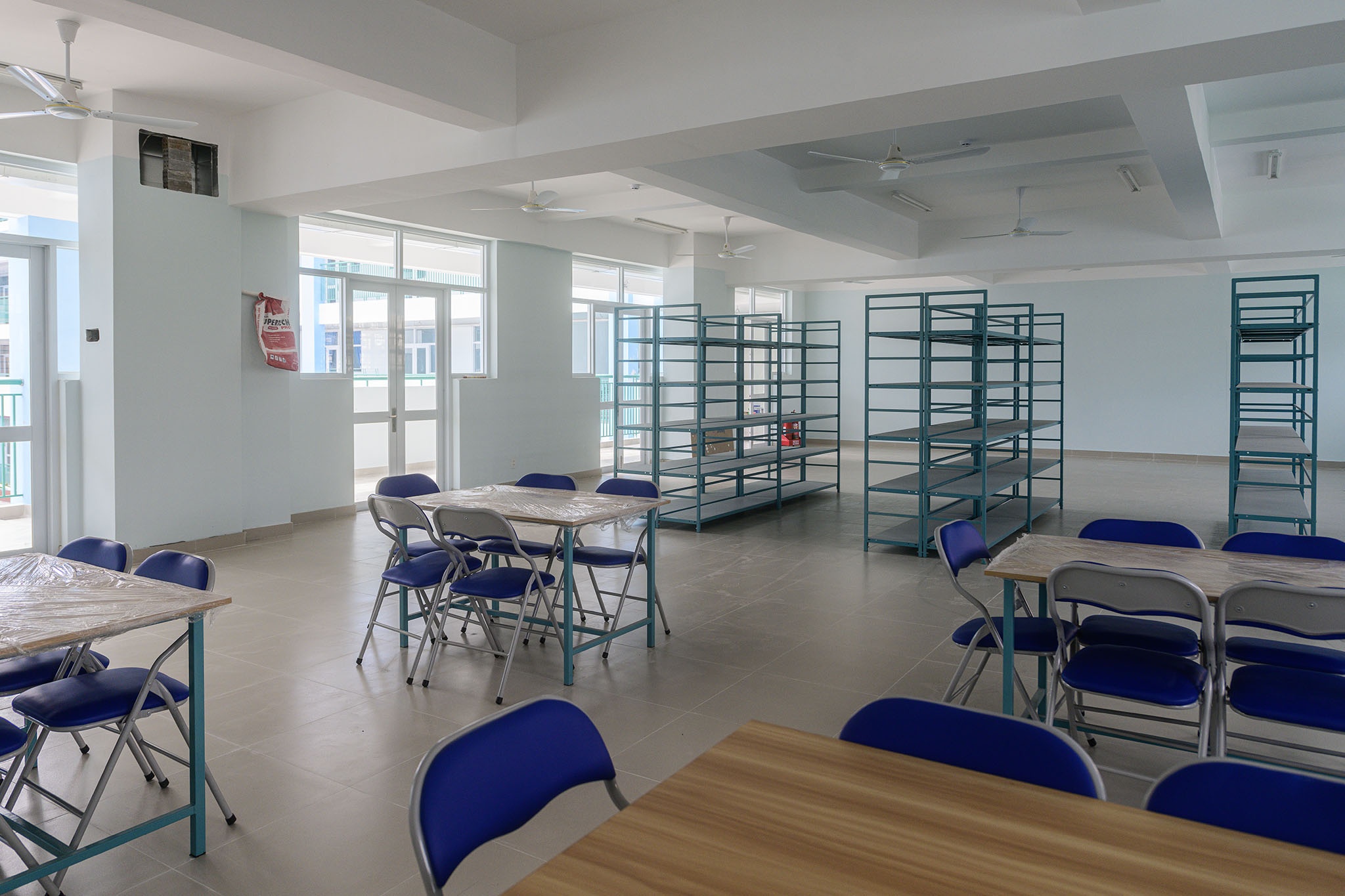 cong trinh truong hoc anh 8