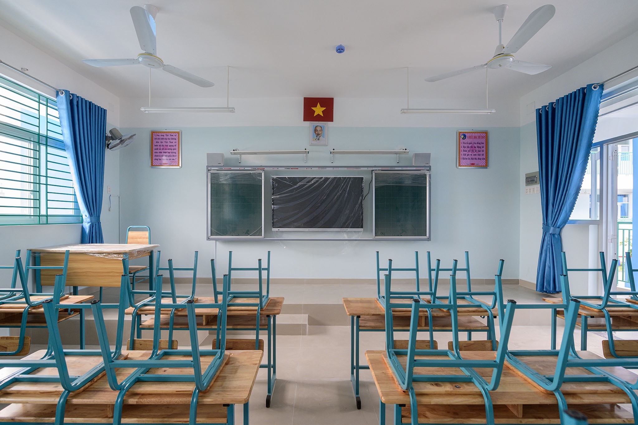 cong trinh truong hoc anh 7