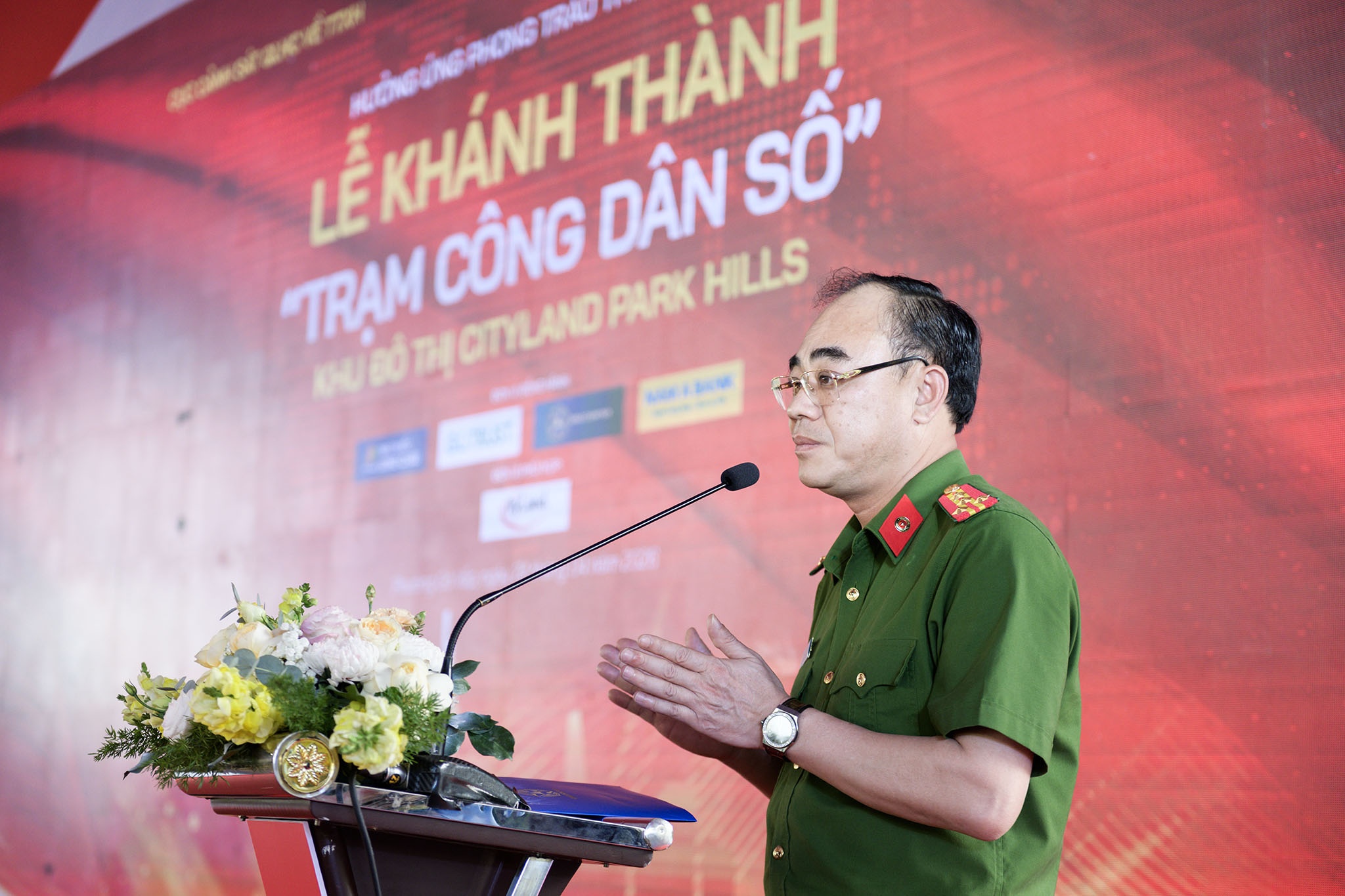 Tram cong dan so anh 7