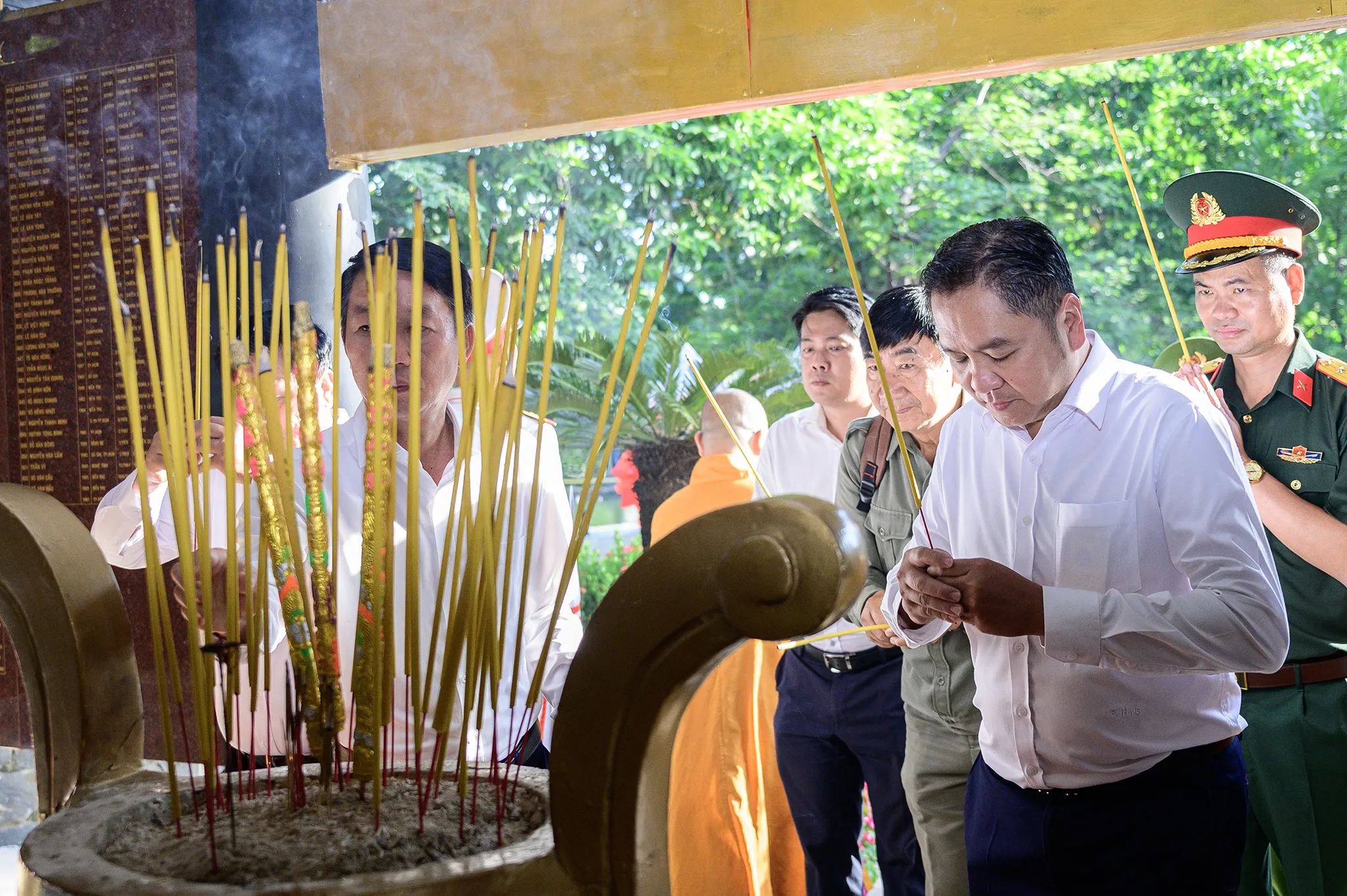 Le Thi Rieng anh 5