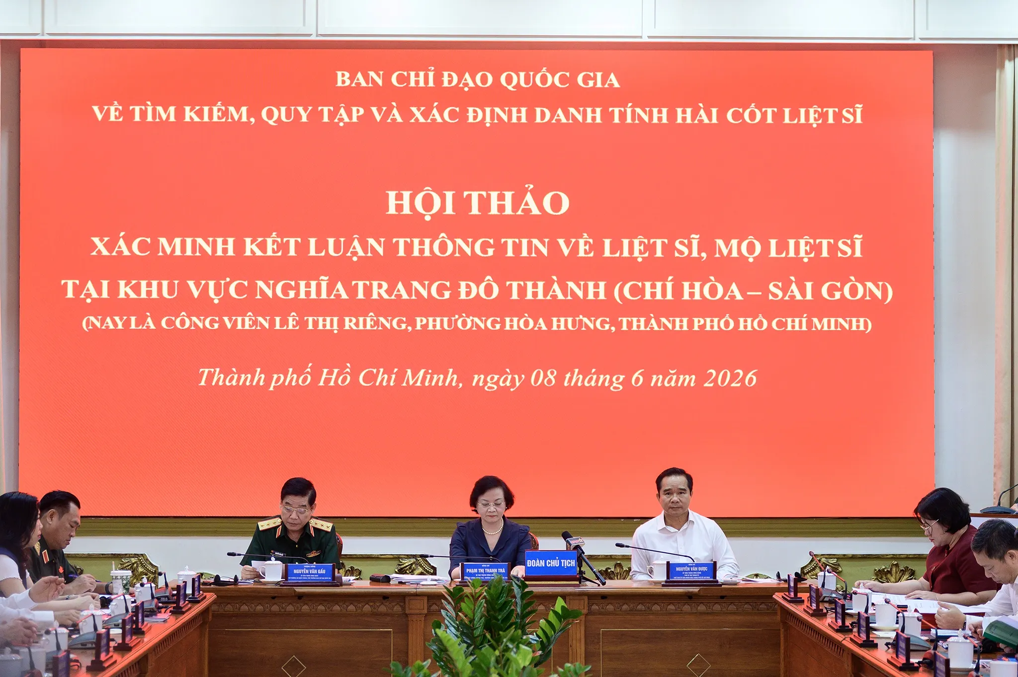 Le Thi Rieng anh 8