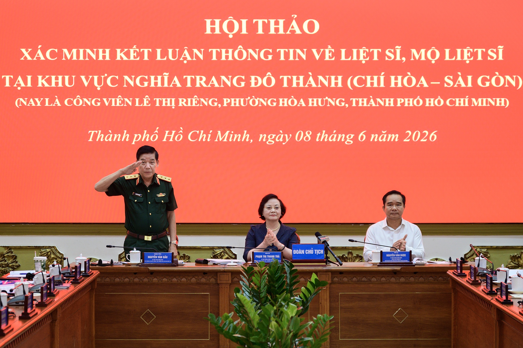 hai cot liet si anh 1