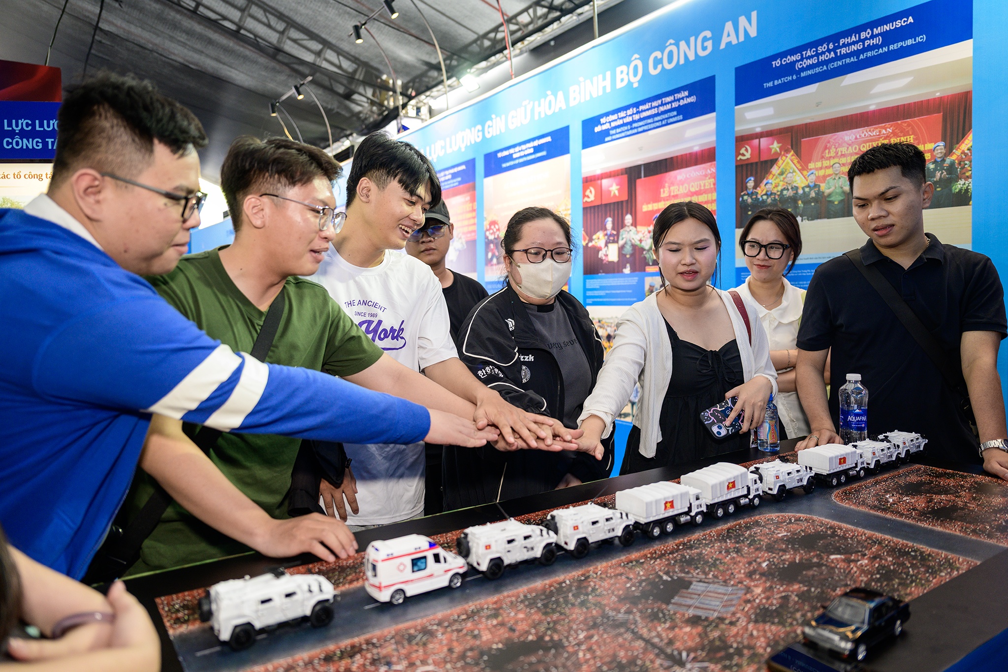 Tổ quốc bình yên ảnh 4 To quoc binh yen anh 4