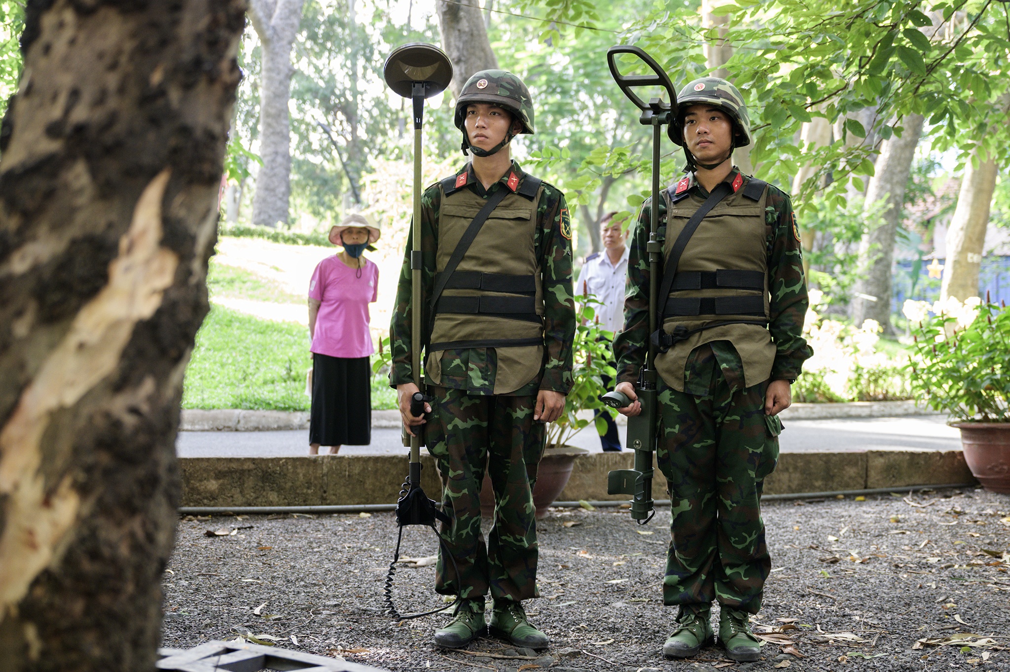 Le Thi Rieng anh 16