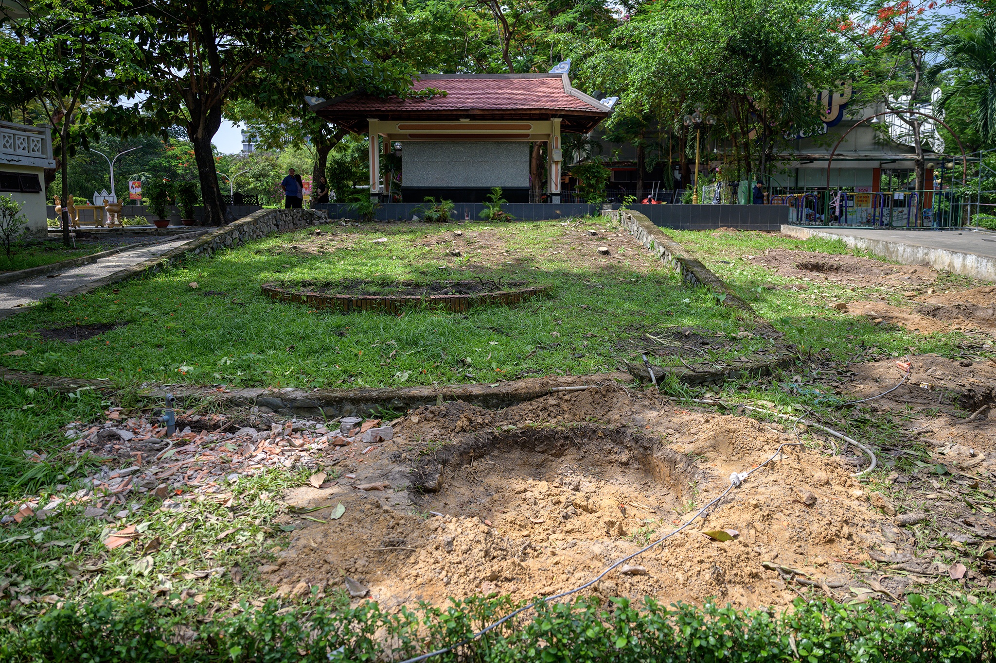 L&ecirc; Thị Ri&ecirc;ng ảnh 4