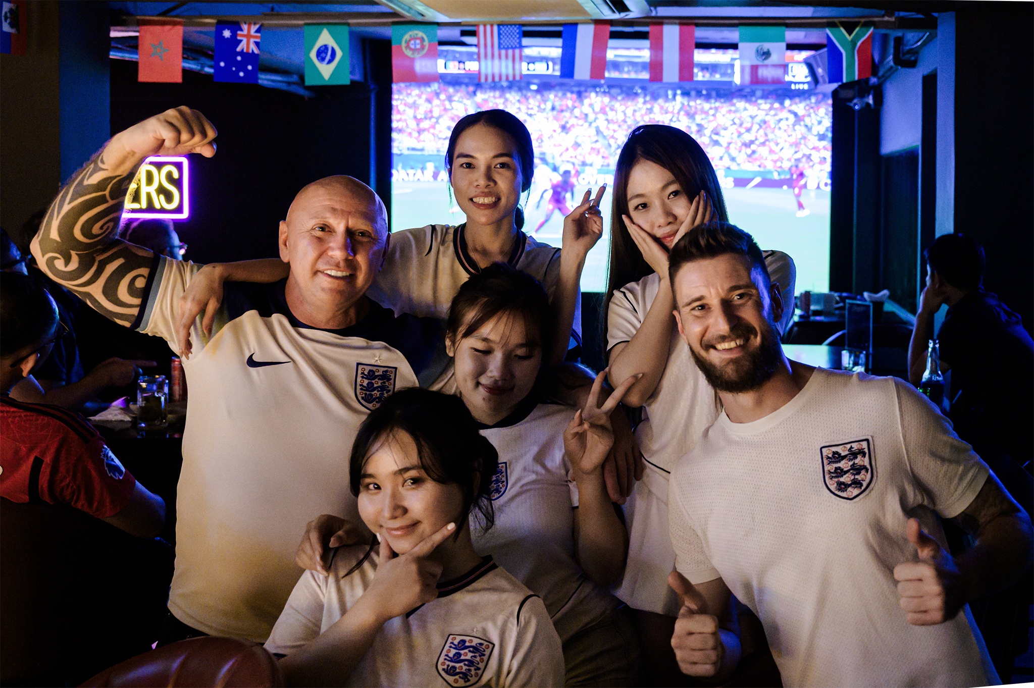 World Cup,  bar,  TP HCM, anh 1