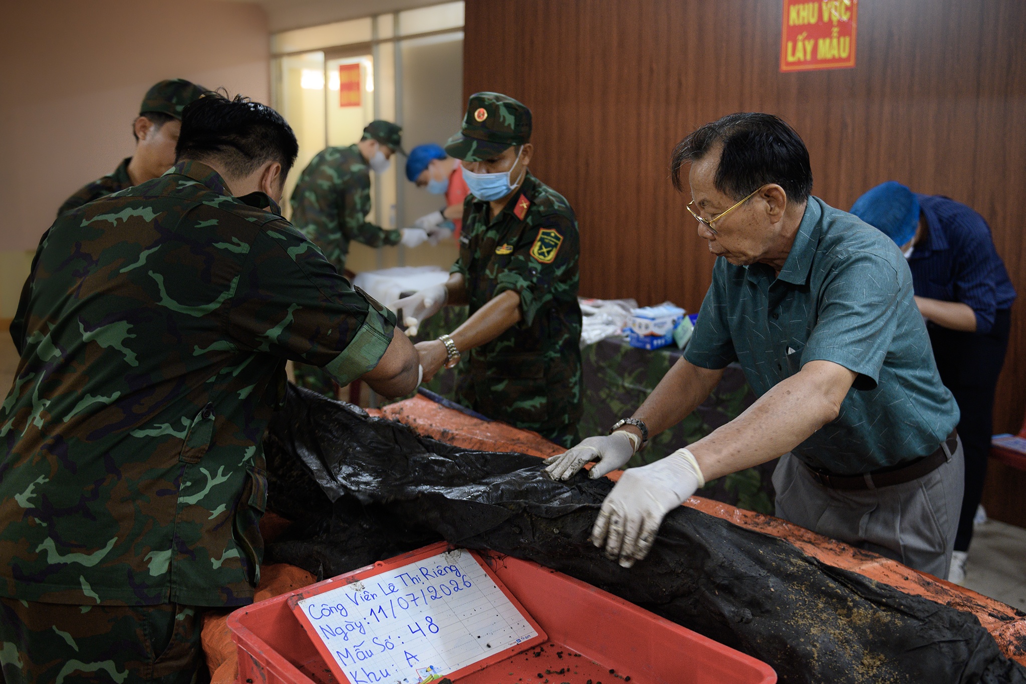 L&ecirc; Thị Ri&ecirc;ng ảnh 2