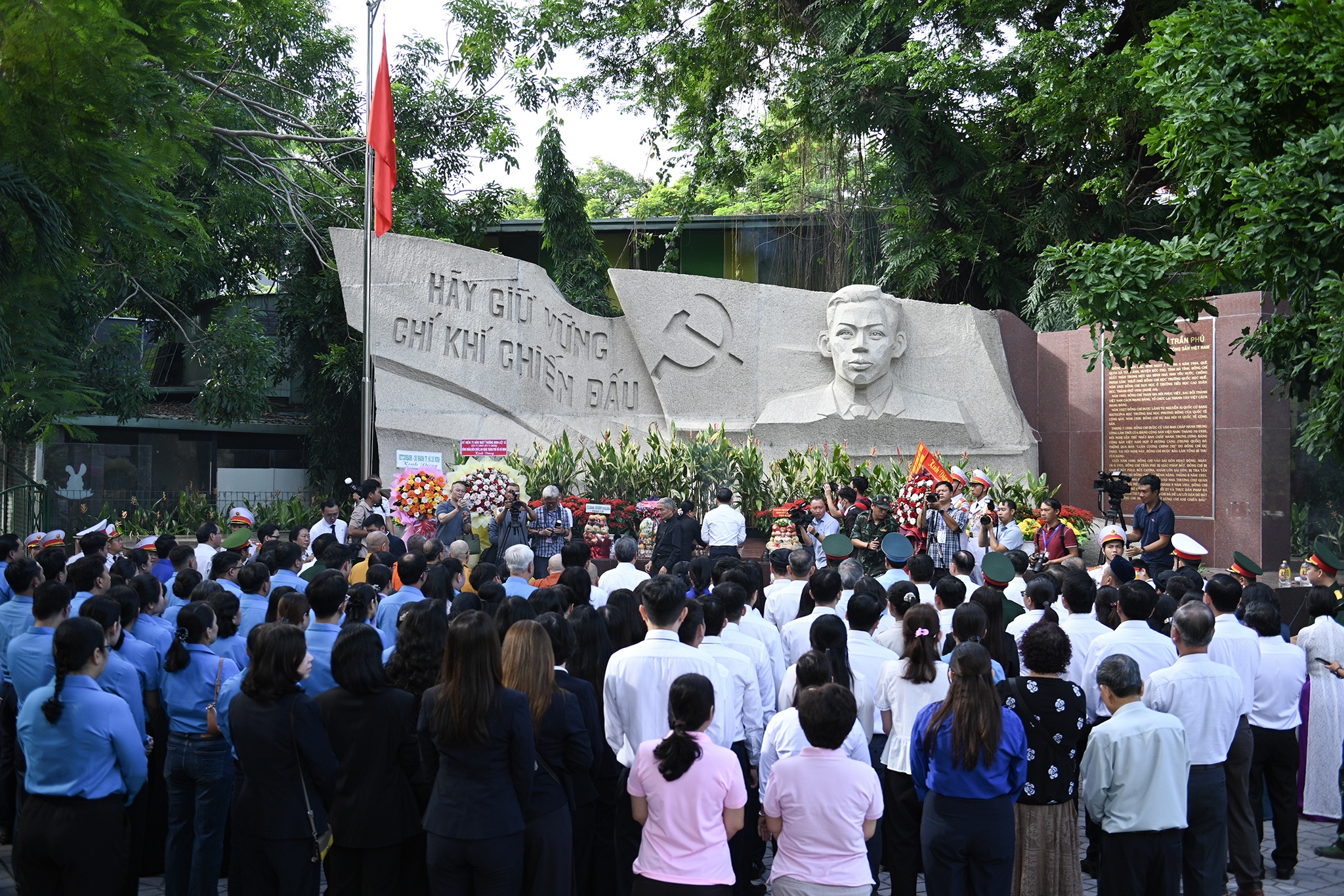 l&ecirc; thị ri&ecirc;ng  ảnh 2