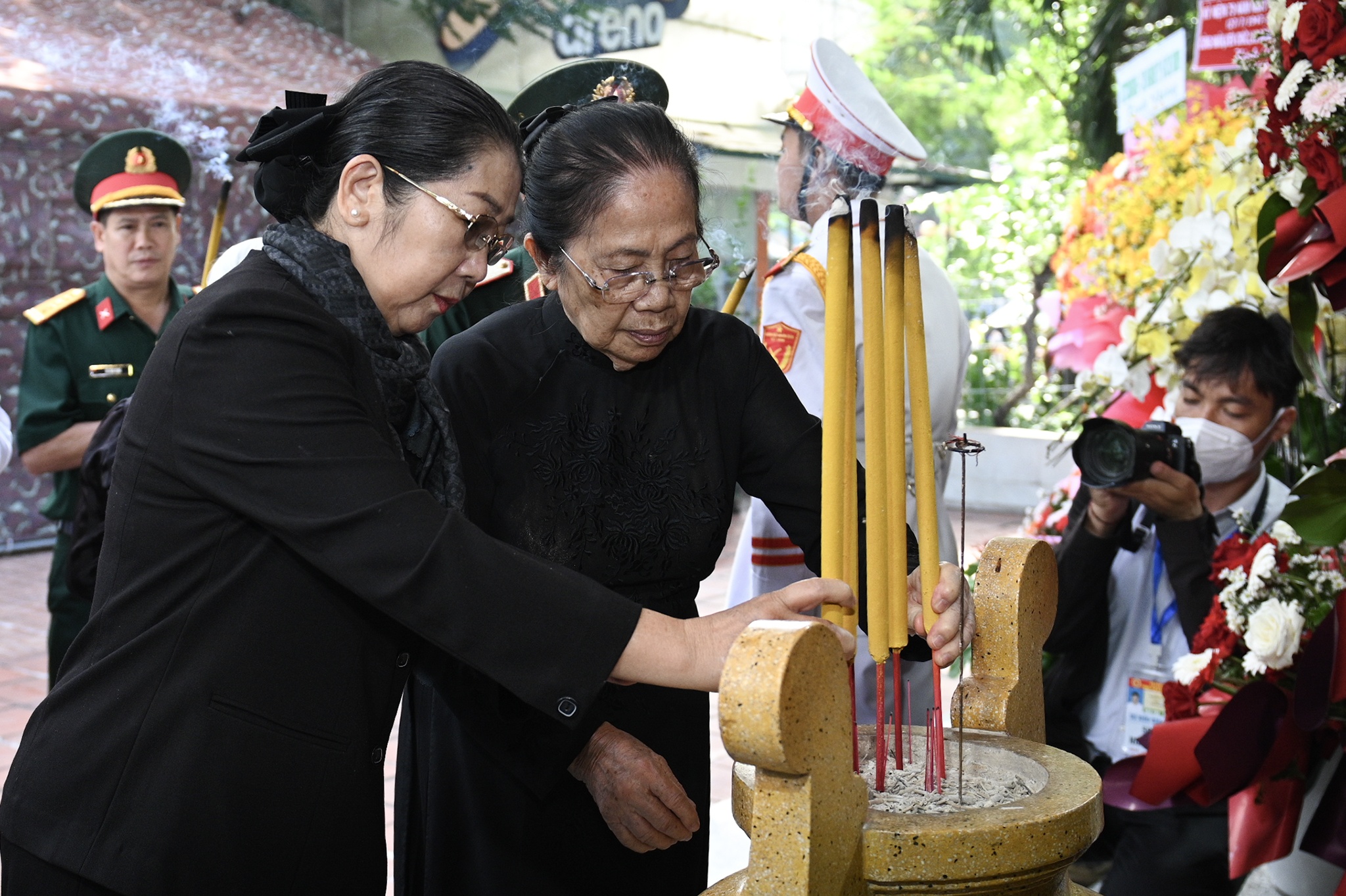 l&ecirc; thị ri&ecirc;ng  ảnh 11
