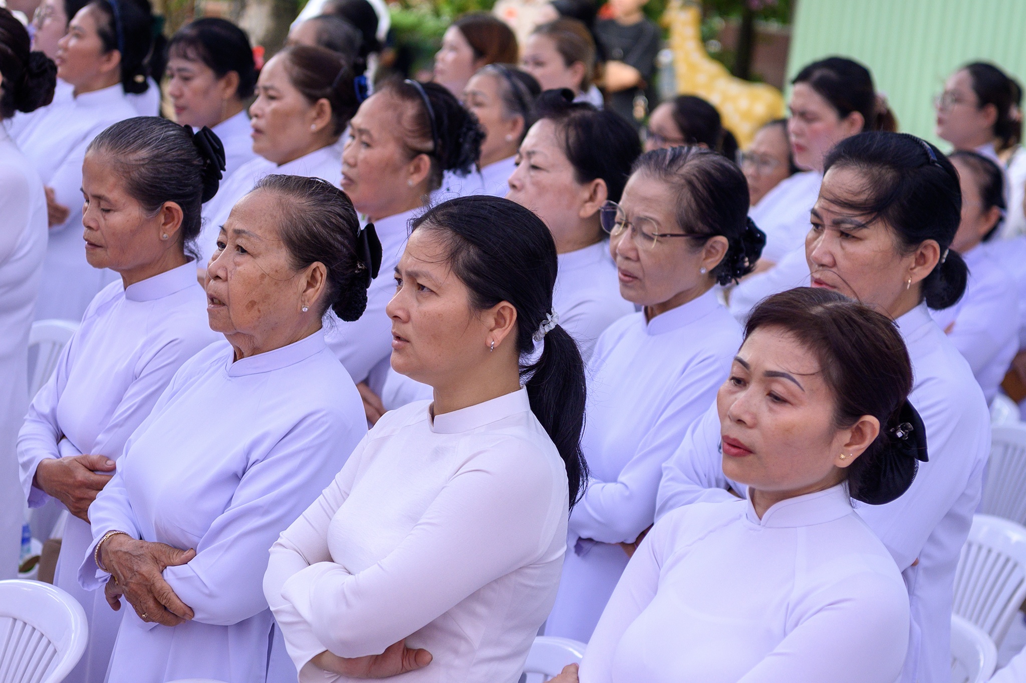 L&ecirc; Thị Ri&ecirc;ng ảnh 2