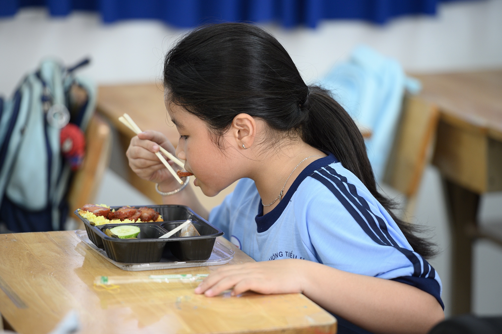 b&aacute;n tr&uacute; ảnh 14