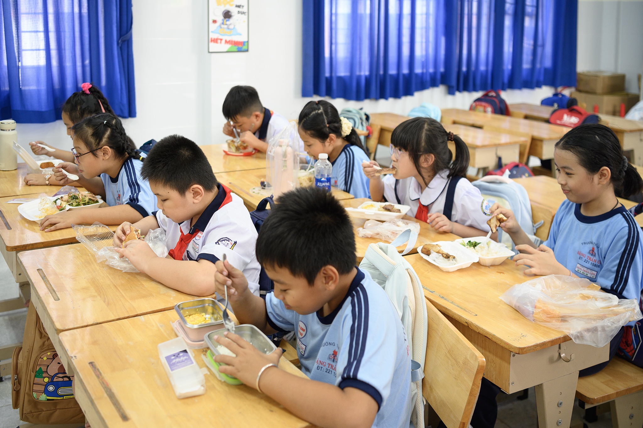 b&aacute;n tr&uacute; ảnh 10