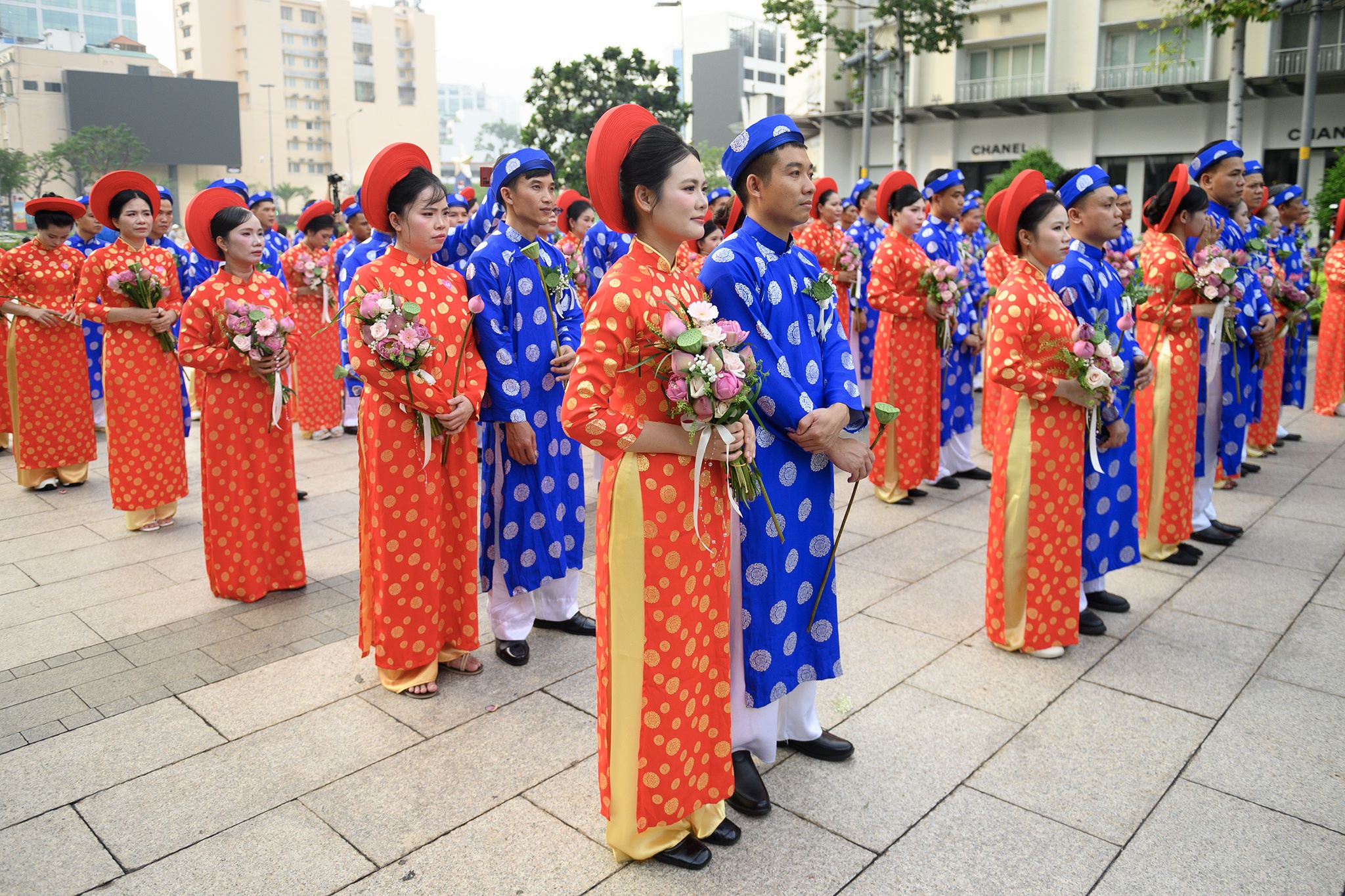 cưới tập thể ảnh 2