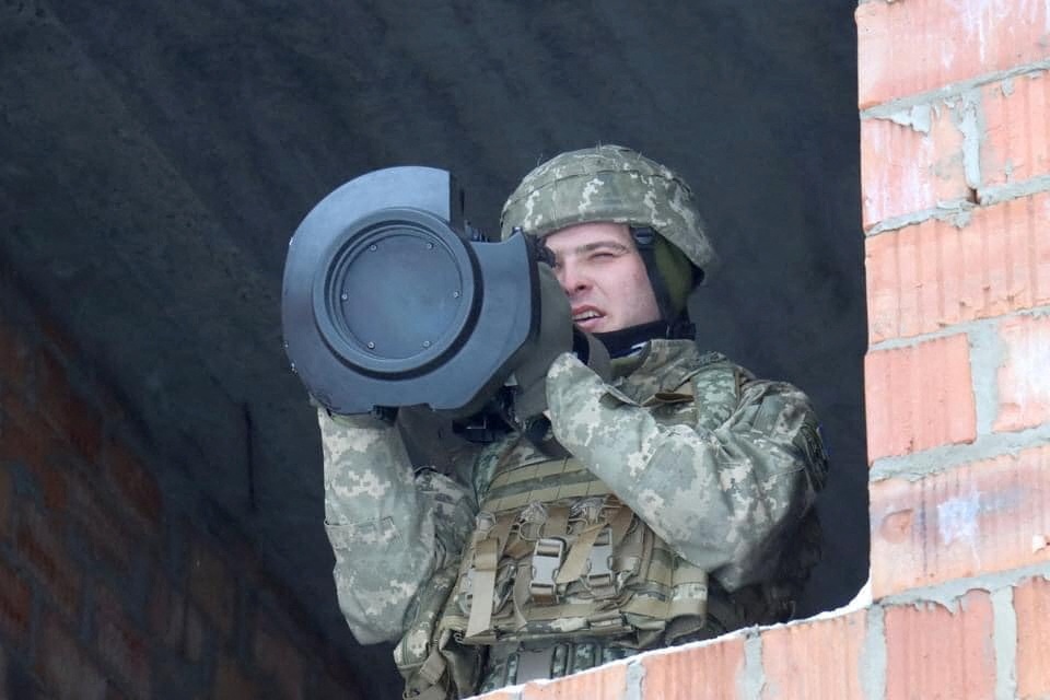 Ukraine tap tran voi vu khi chong tang tu Anh hinh anh