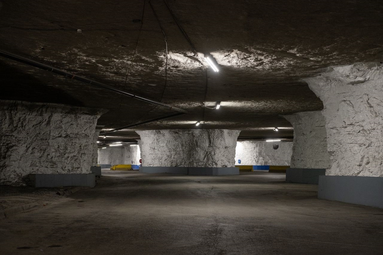 Hang tram nghin giay to cua nguoi xin nhap tich My ket duoi long dat hinh anh