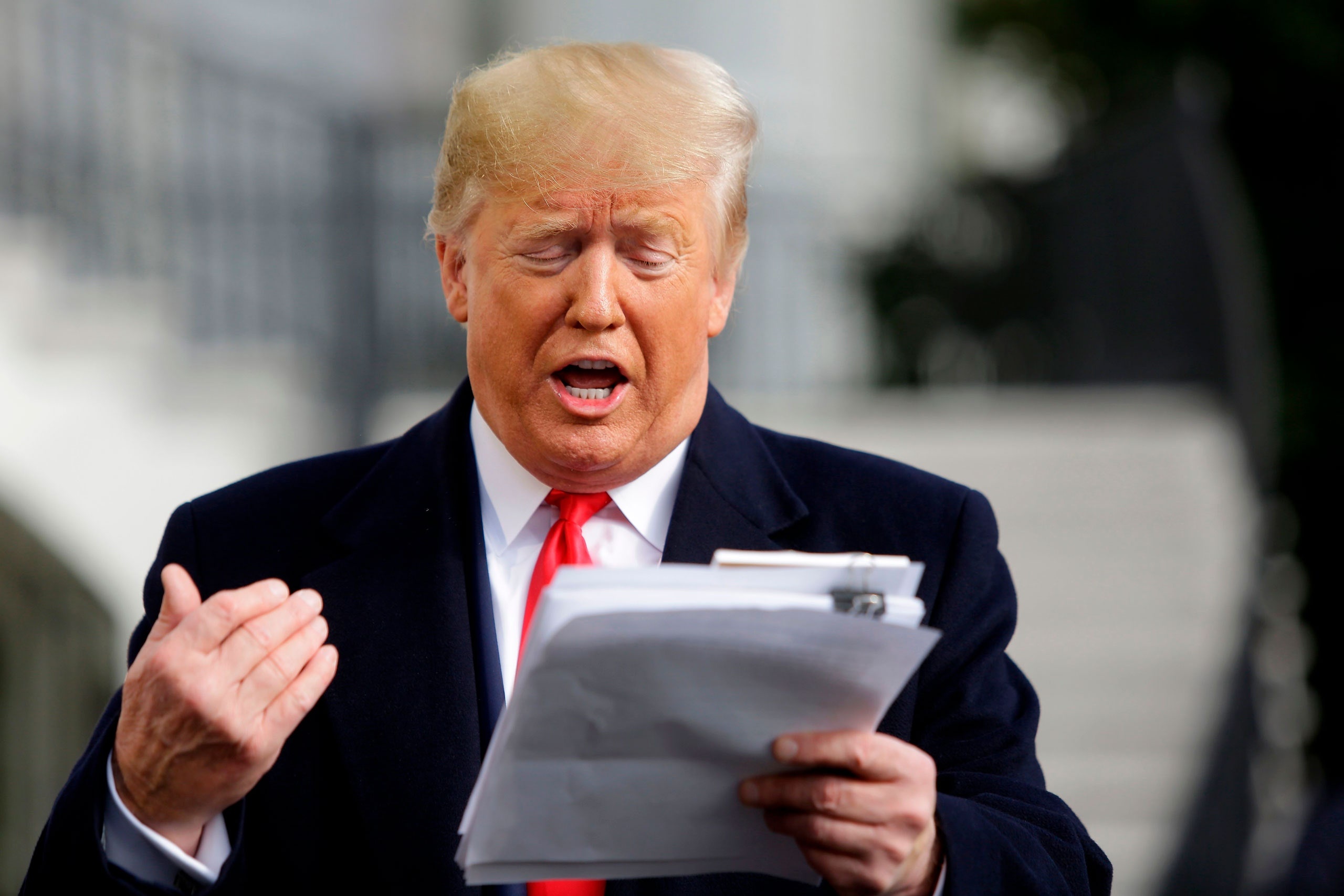 Ong Trump co the da giai mat nhieu tai lieu truoc khi roi Nha Trang hinh anh