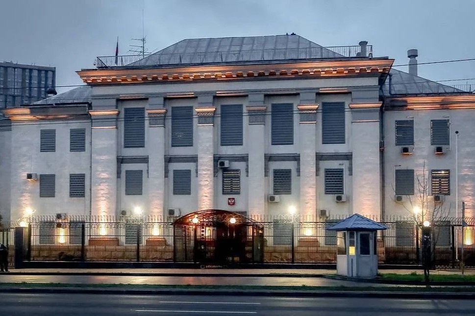 Nga so tan nhan vien ngoai giao khoi Ukraine hinh anh