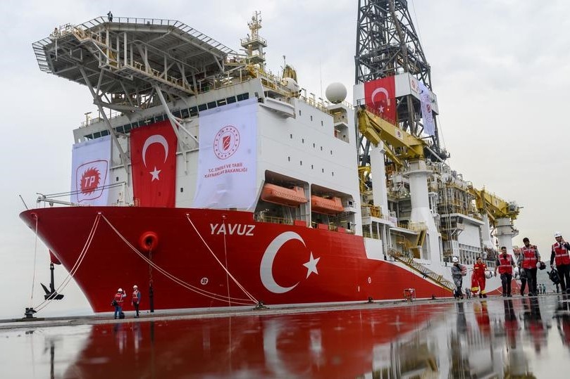 Tau Tho Nhi Ky trung ten lua ngoai khoi Ukraine hinh anh