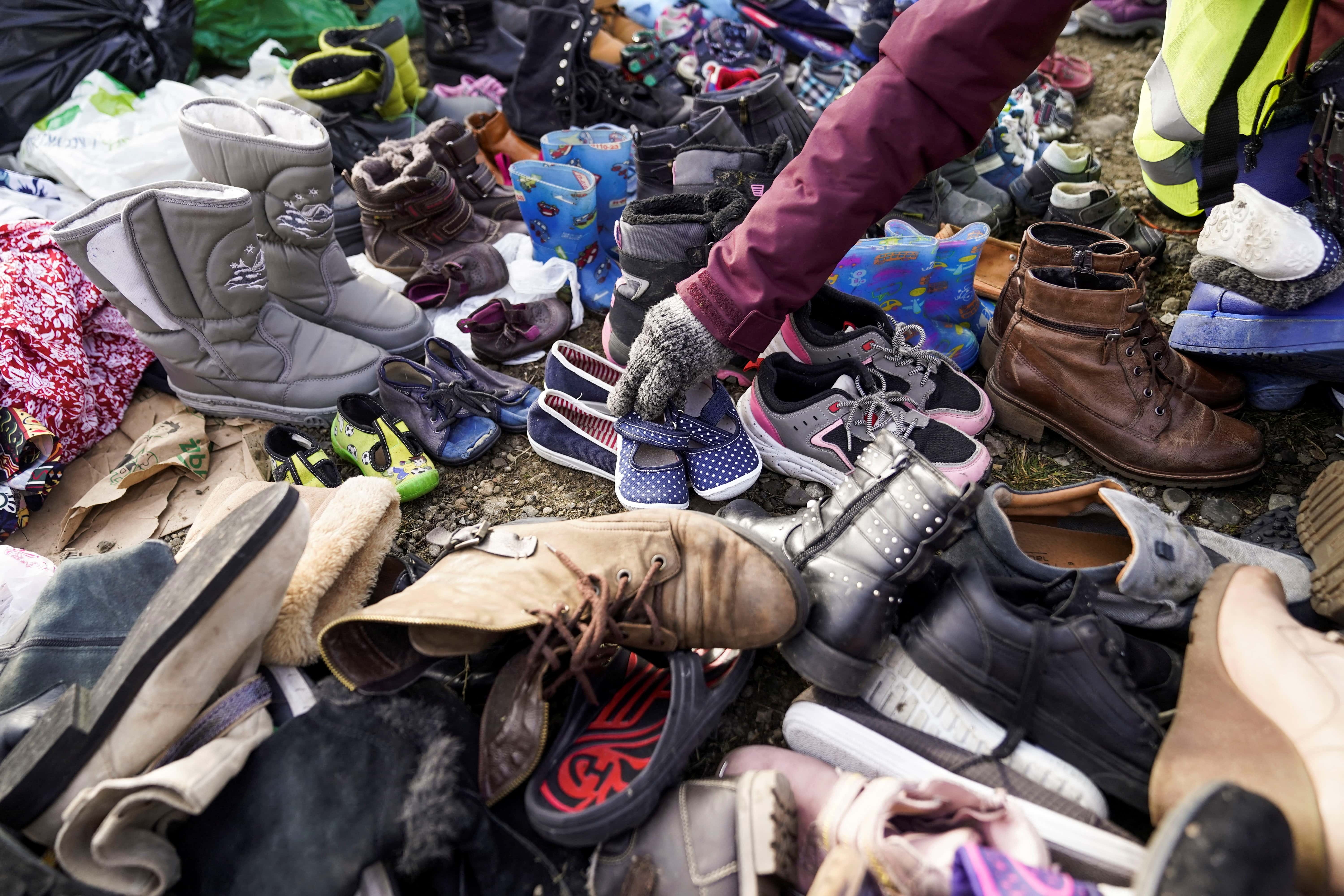 Nguoi Ukraine vuot bien ti nan anh 8