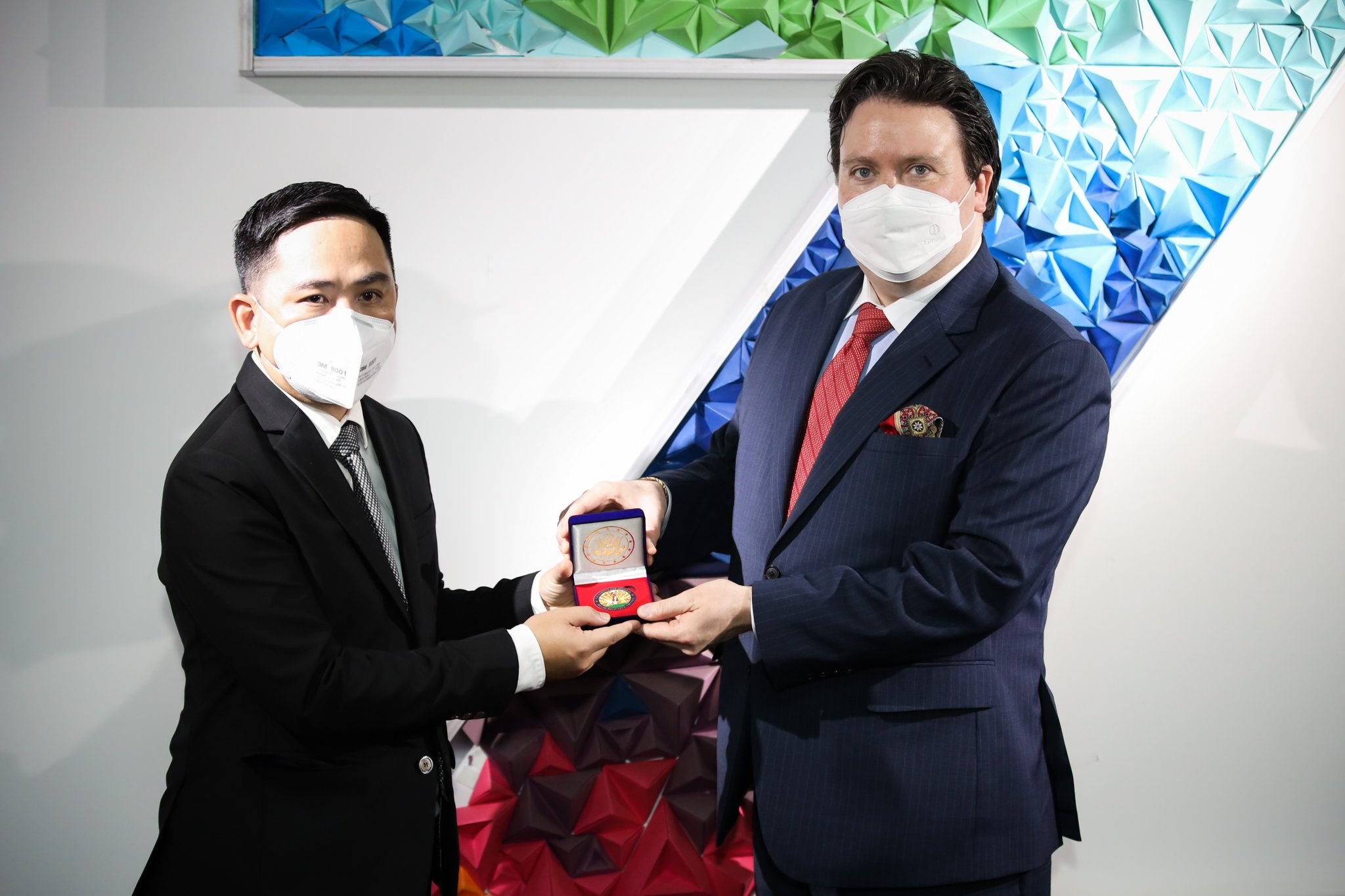 Dai su My tra loi truc tuyen Zing anh 2