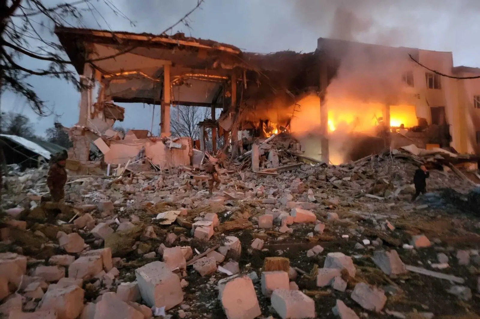 Nga tan cong Ukraine anh 1