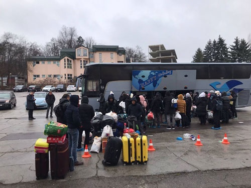 Viet Nam don gan 600 cong dan so tan khoi Ukraine ve nuoc hinh anh