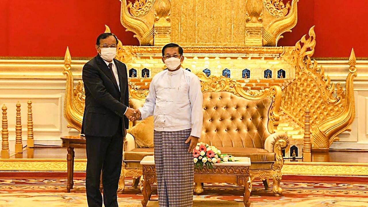 Dac phai vien ASEAN den Myanmar anh 1