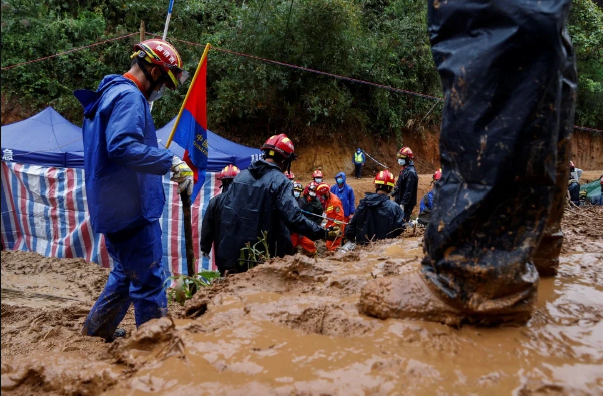 hop den may bay trung quoc gap nan anh 1