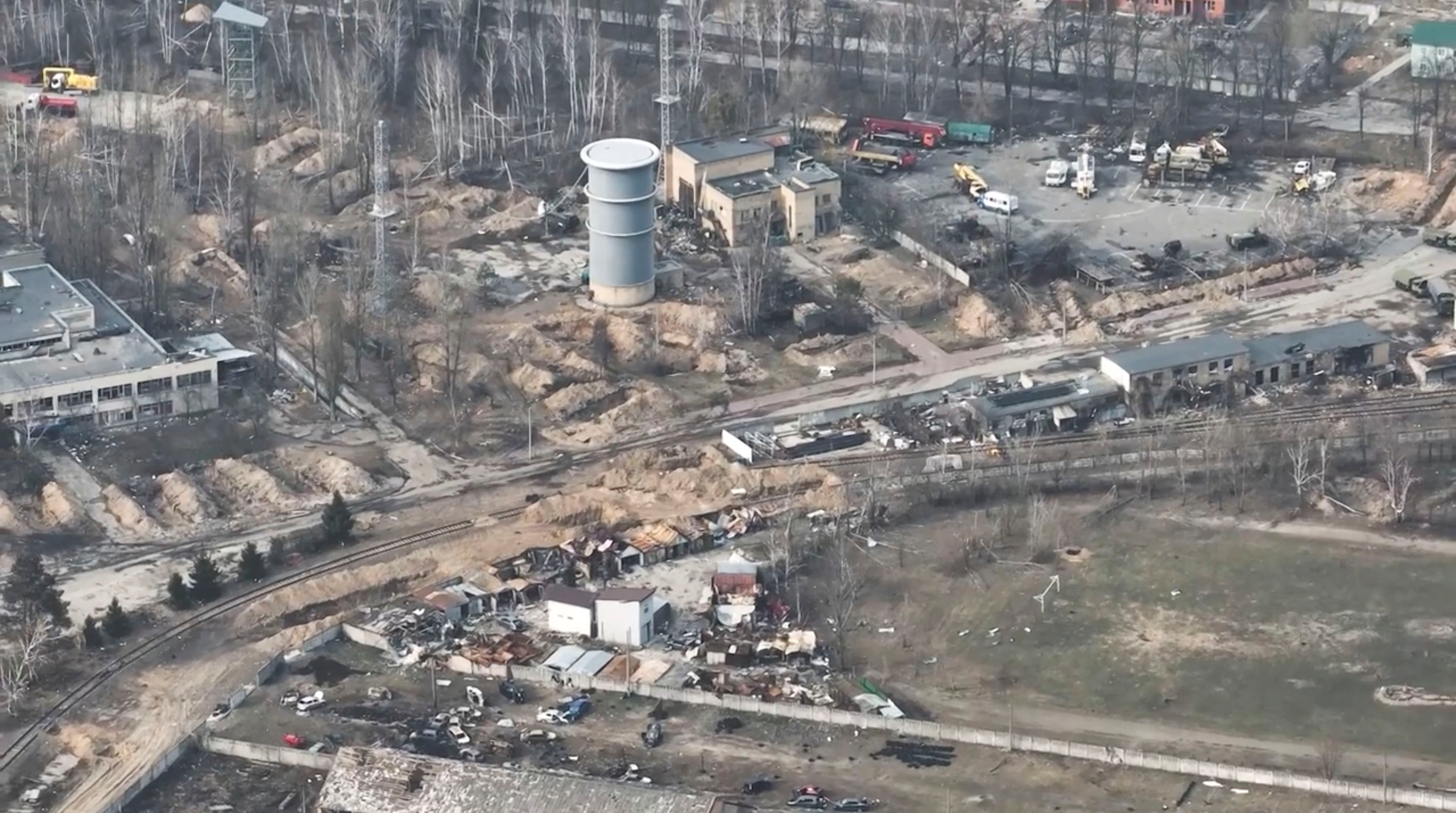 Anh ve tinh san bay Antonov anh 11