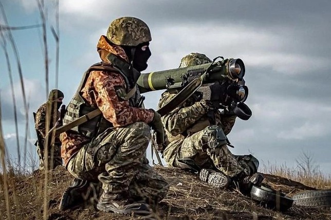 My cam ket gui hon 12.000 vu khi chong tang cho Ukraine hinh anh