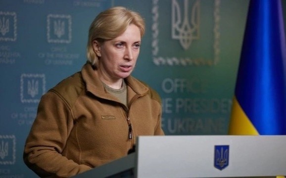 Nga - Ukraine trao doi tu binh hinh anh