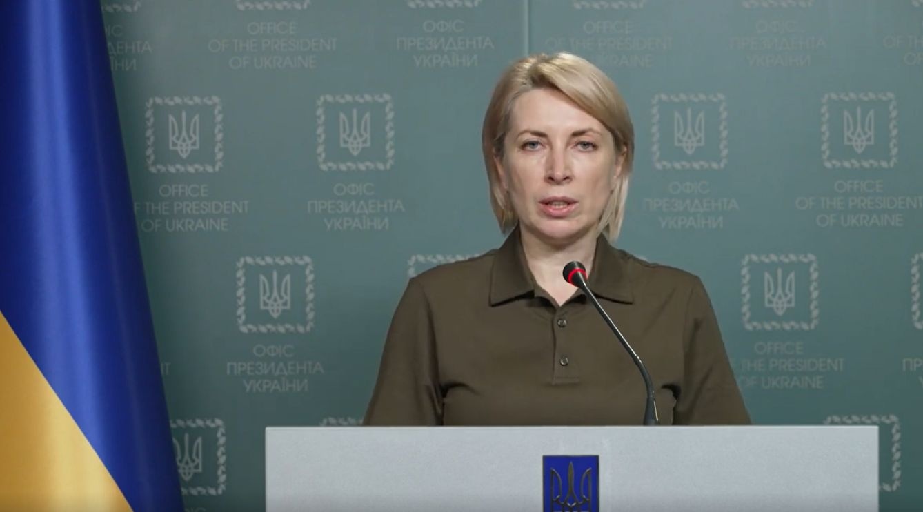 Nga Ukraine trao doi tu binh anh 1