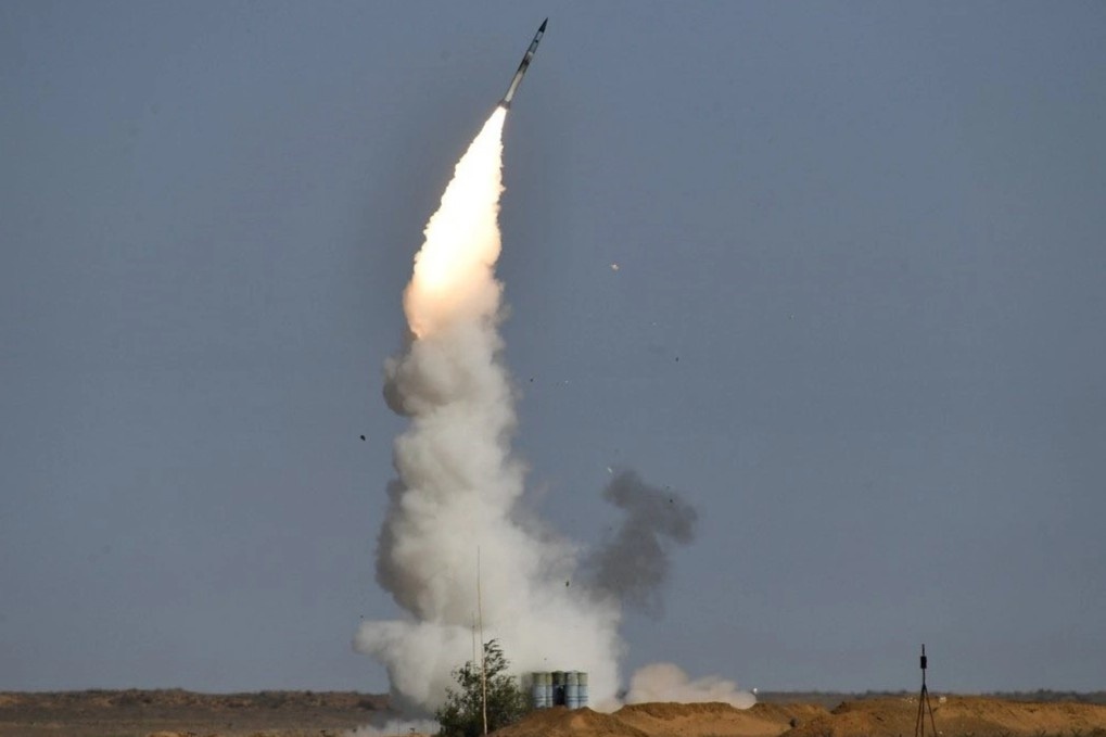 Nga tuyen bo dung S-400 ban roi truc thang Ukraine hinh anh